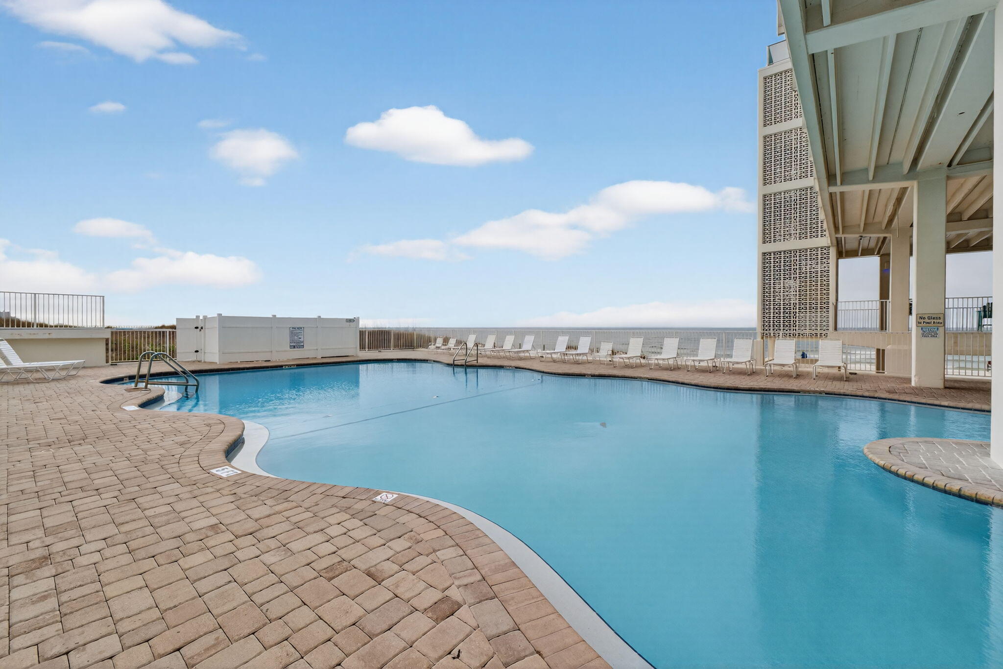 Fontainebleau Terrace - Residential