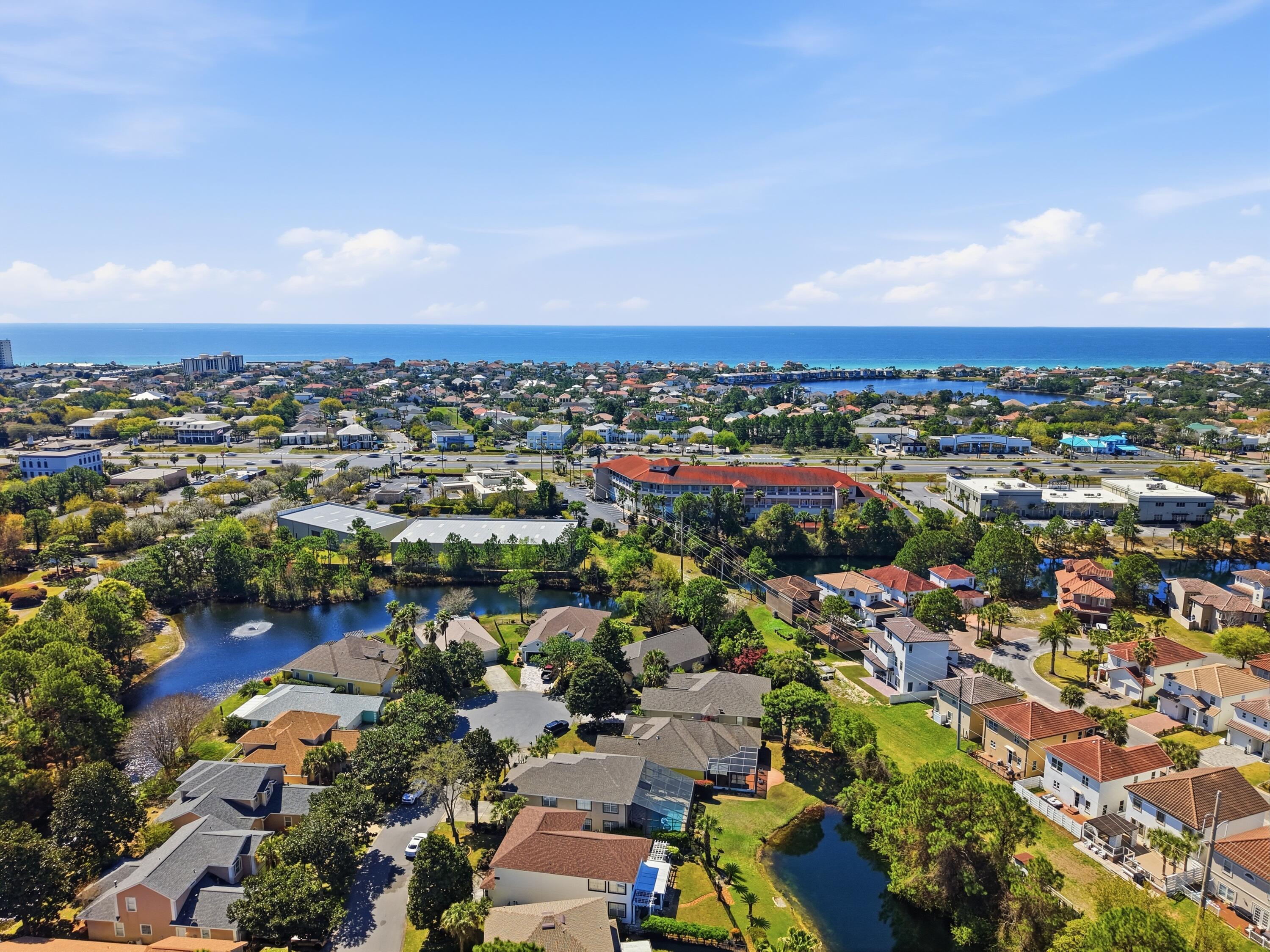 EMERALD LAKES PH 1 - Residential