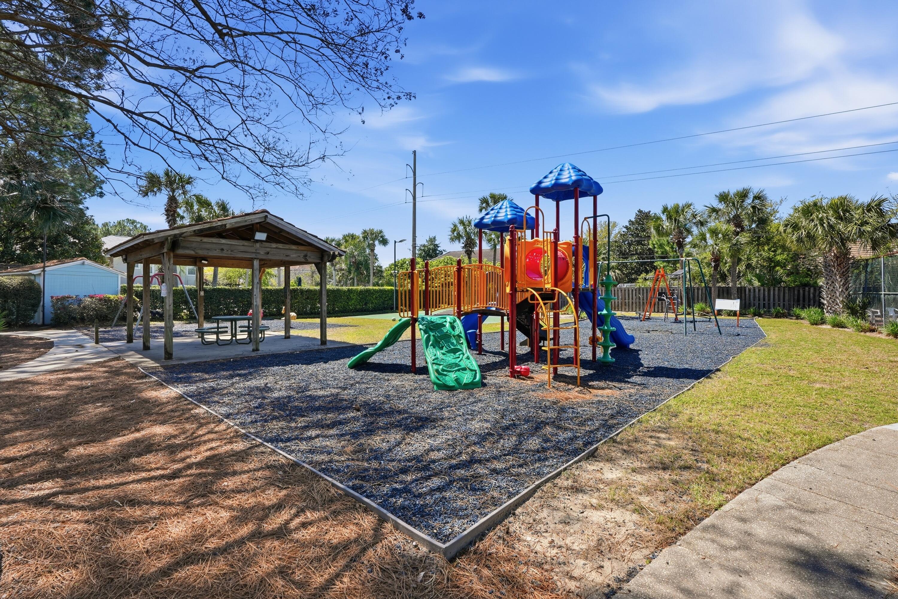 EMERALD LAKES PH 1 - Residential