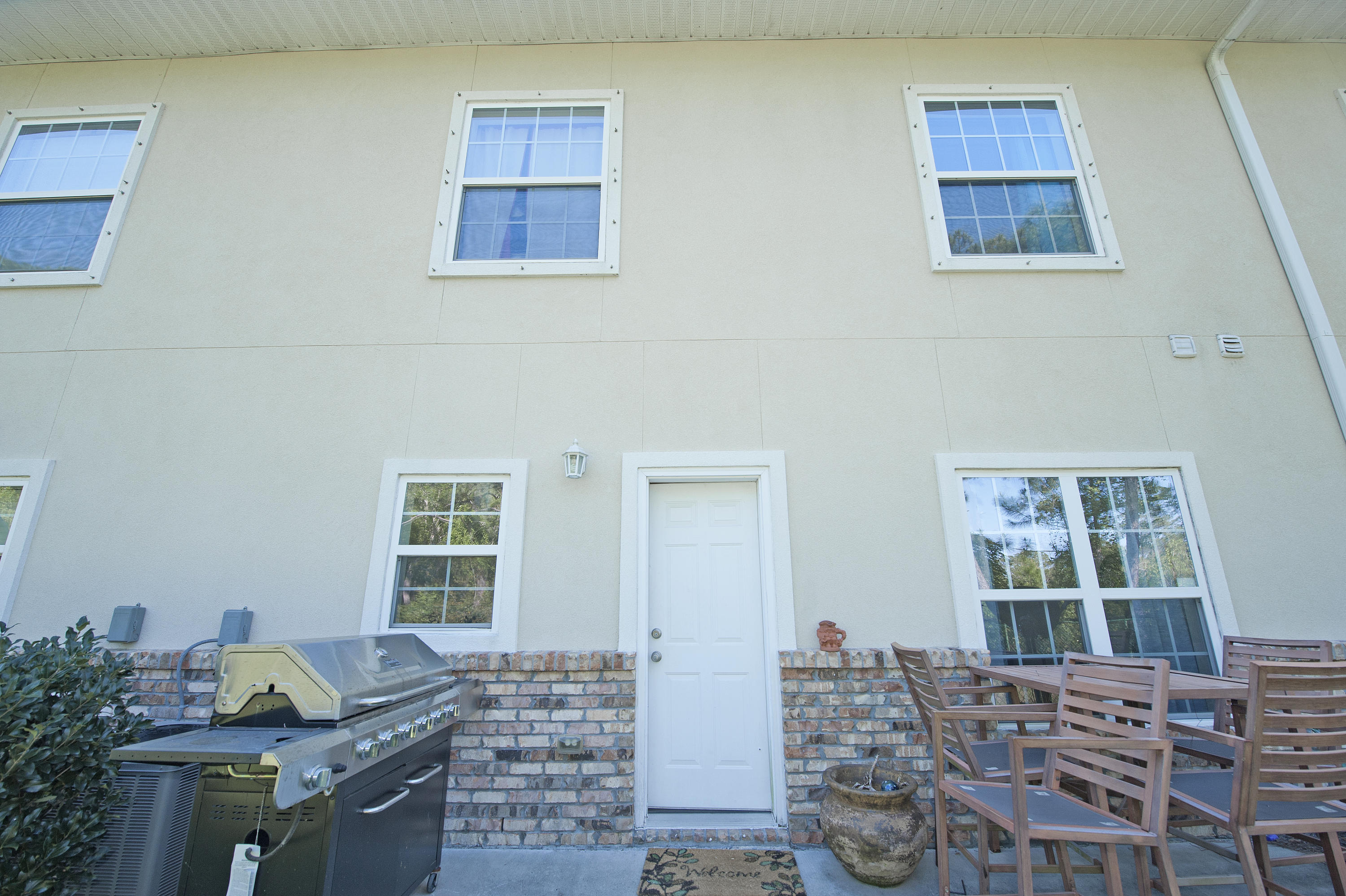 MERIDIAN SQUARE T/H - Residential