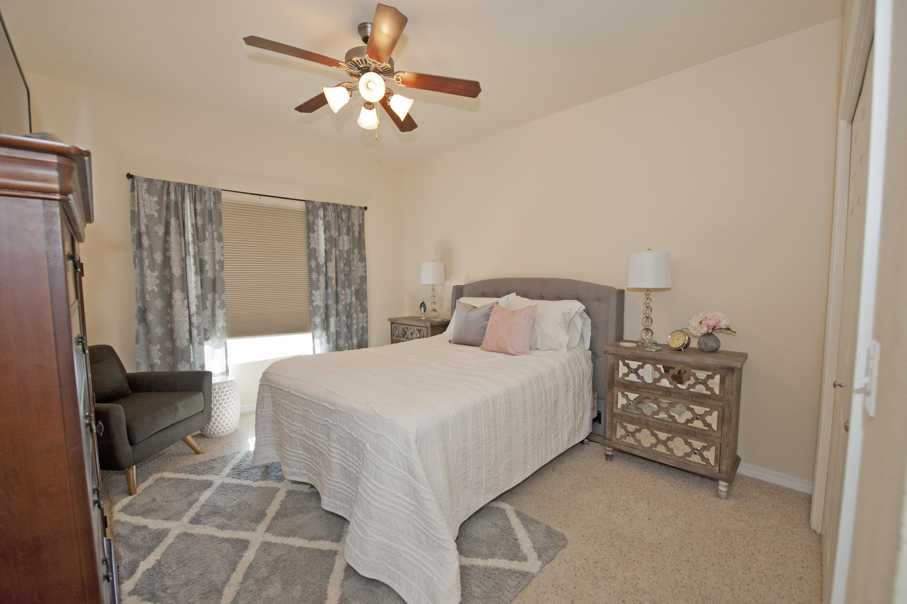 MERIDIAN SQUARE T/H - Residential