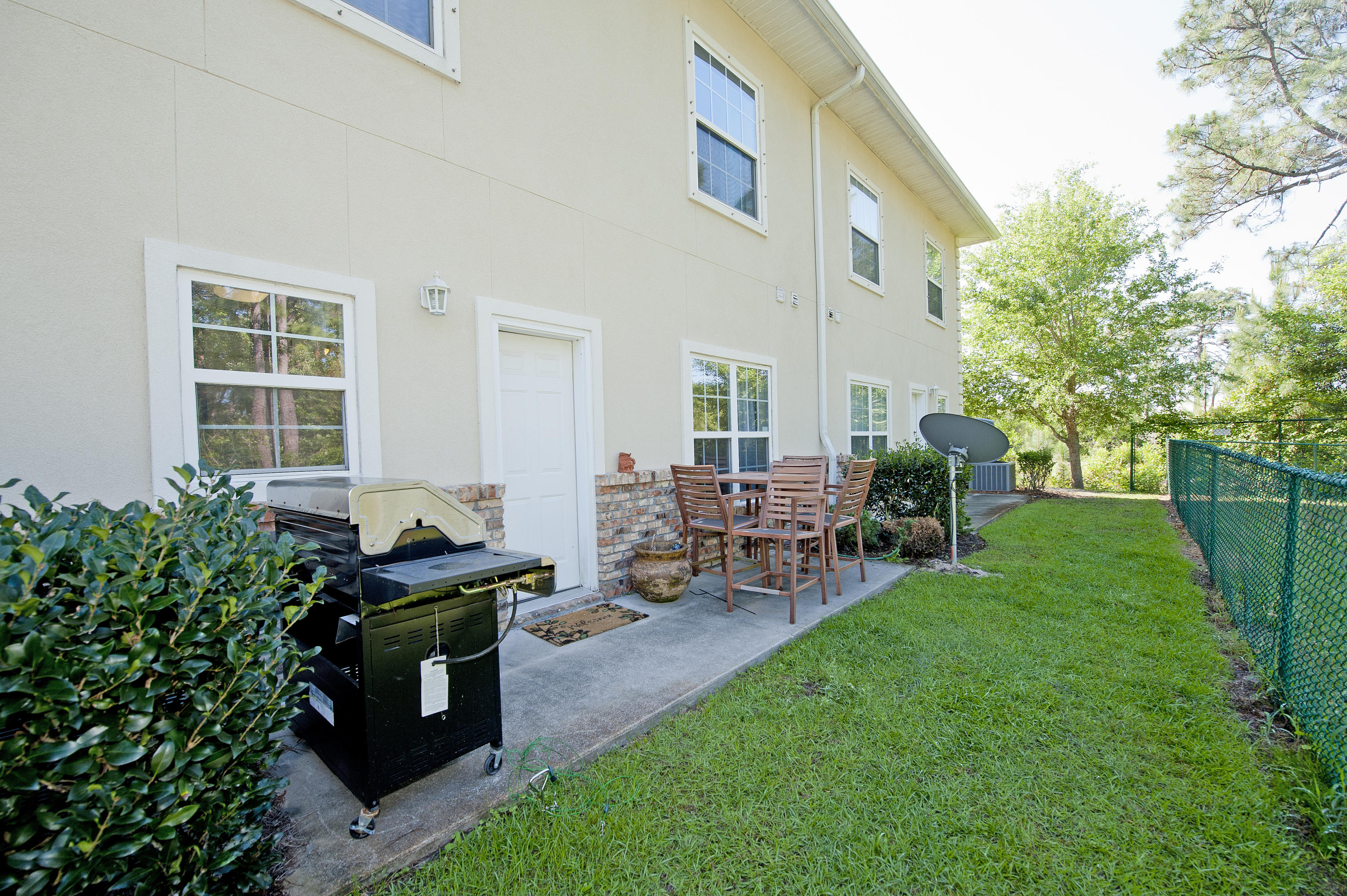 MERIDIAN SQUARE T/H - Residential