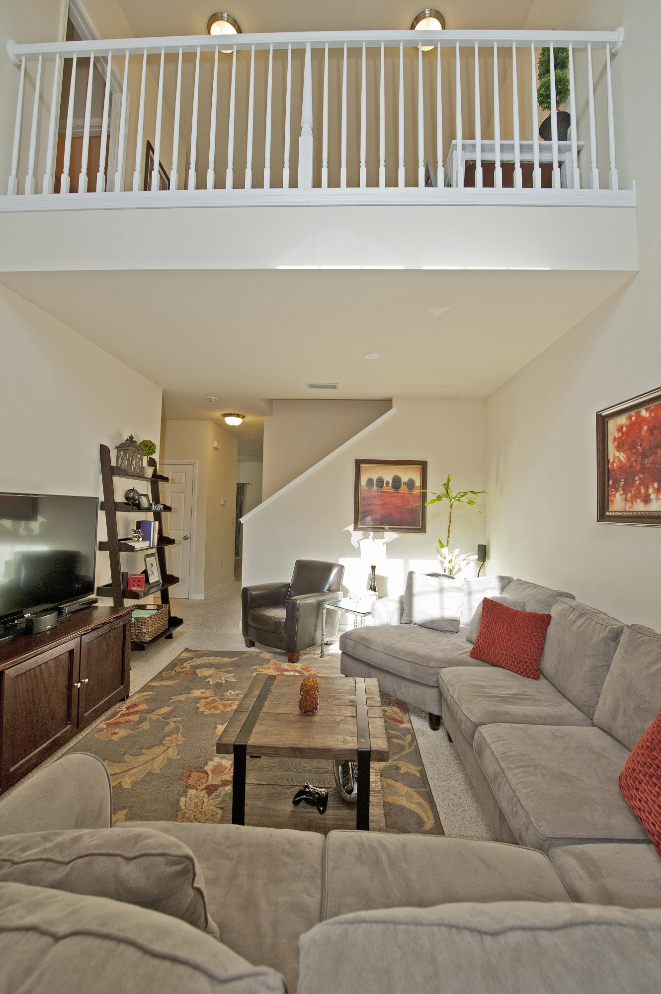 MERIDIAN SQUARE T/H - Residential