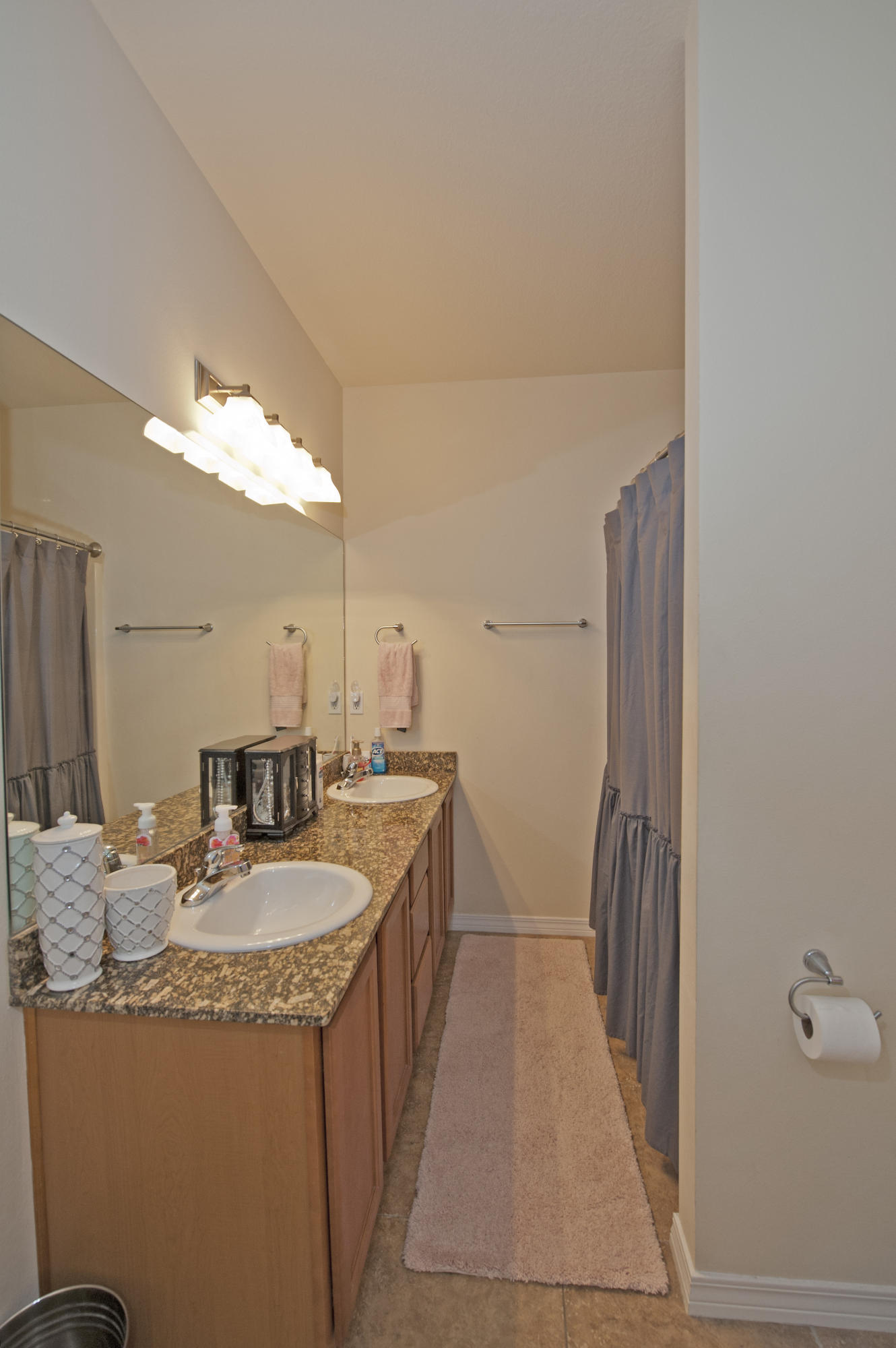 MERIDIAN SQUARE T/H - Residential