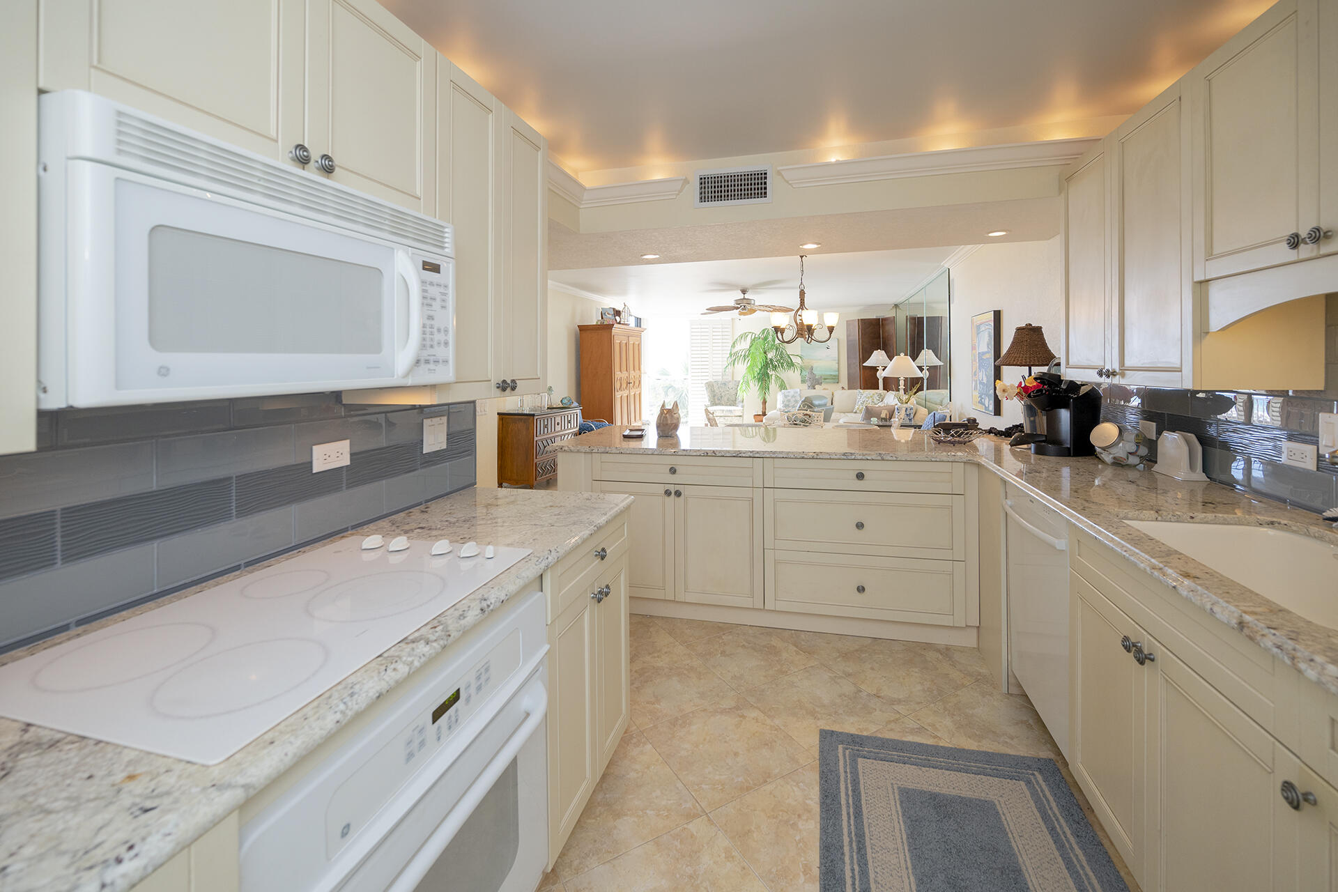MAINSAIL CONDO PH 1 - Residential