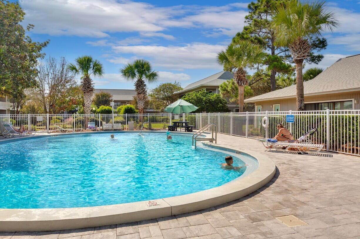 BEACHWOOD VILLAS CONDO - Residential
