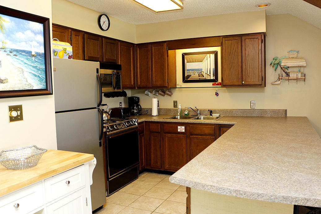 EMERALD SHORES - Residential