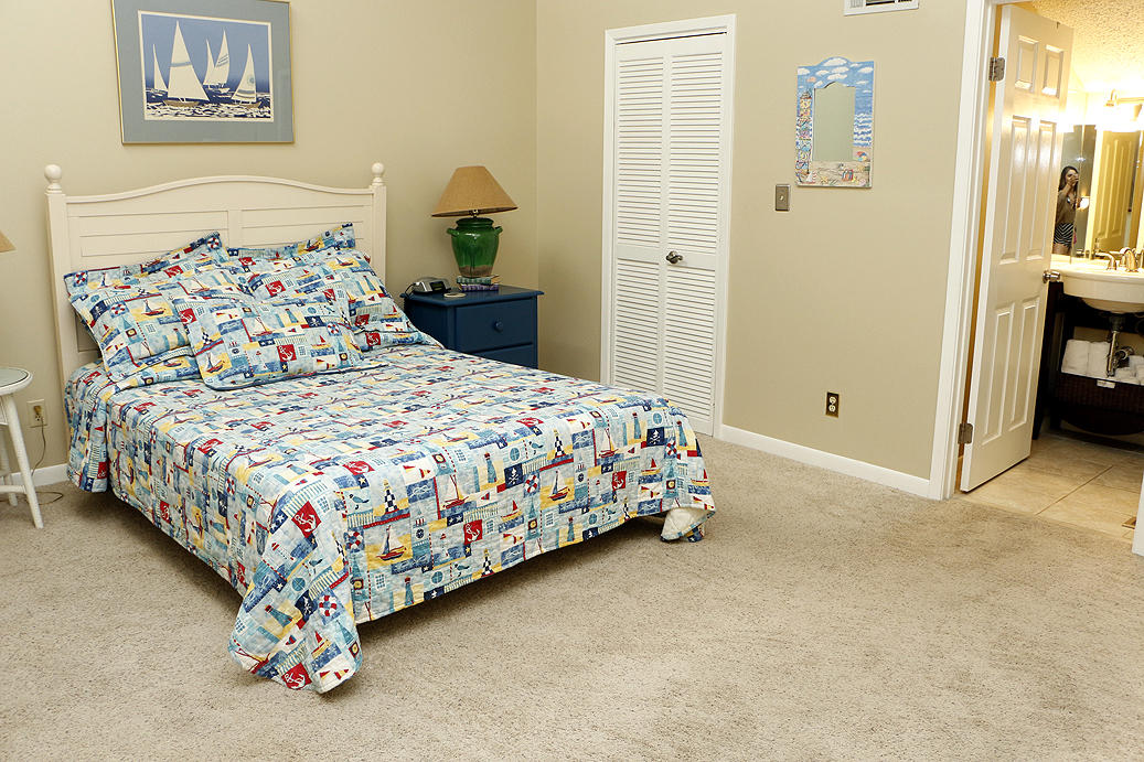 EMERALD SHORES - Residential