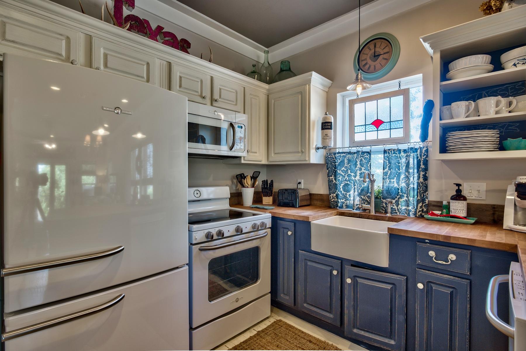 COTTAGES AT CAMP CREEK - Residential