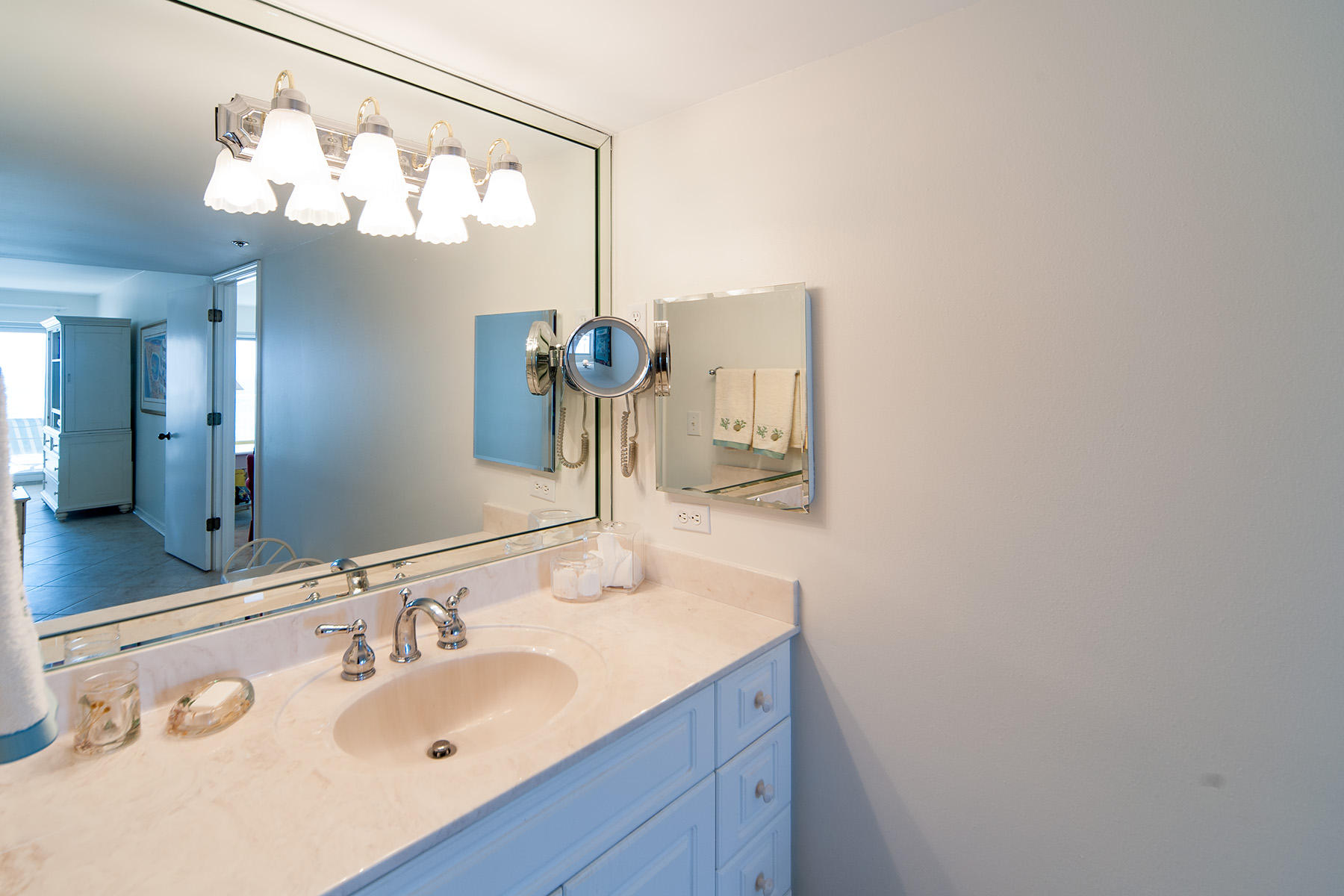 DESTIN TOWERS CONDO - Residential