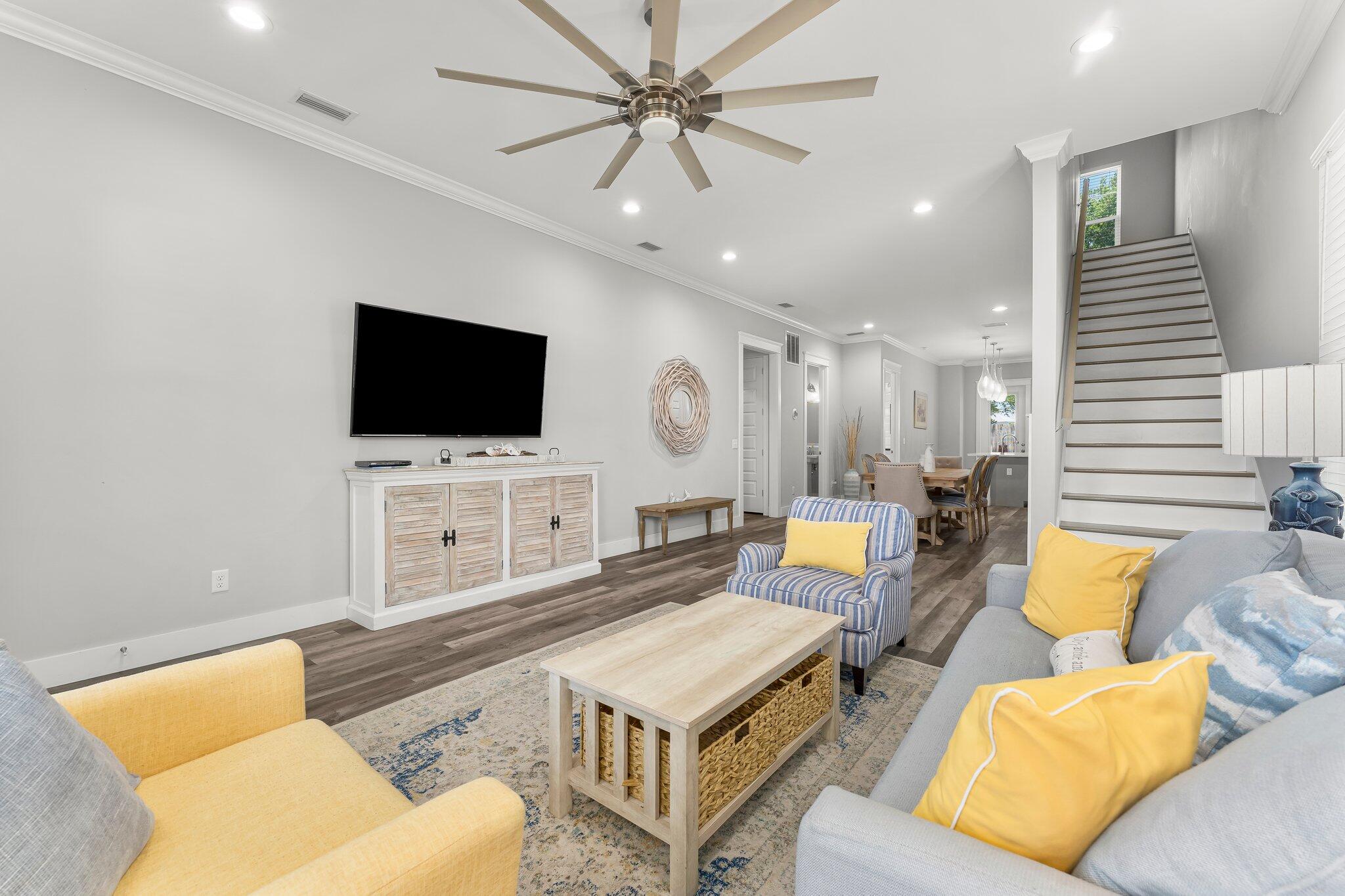 LAGUNA BEACH - Residential