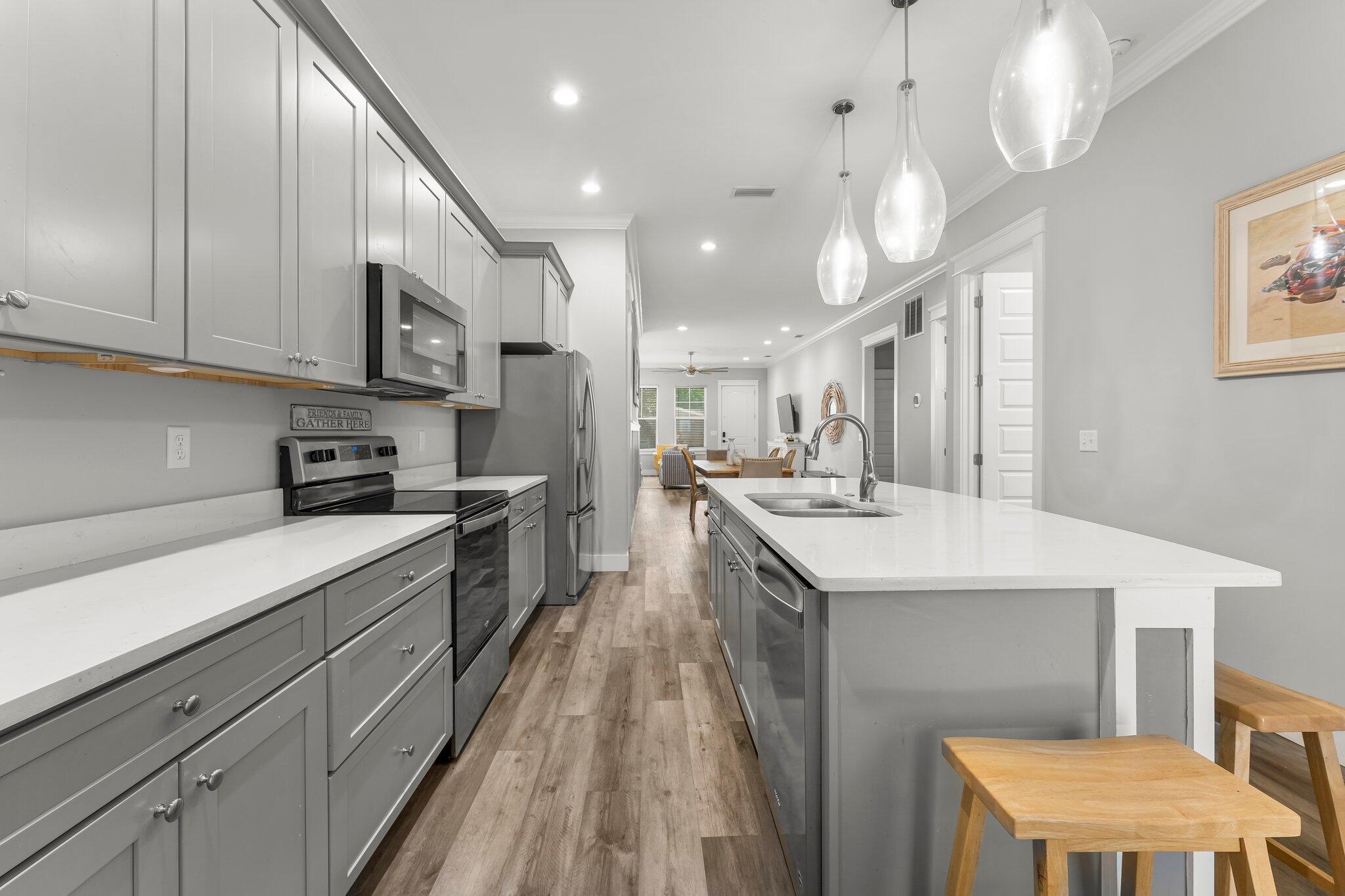 LAGUNA BEACH - Residential