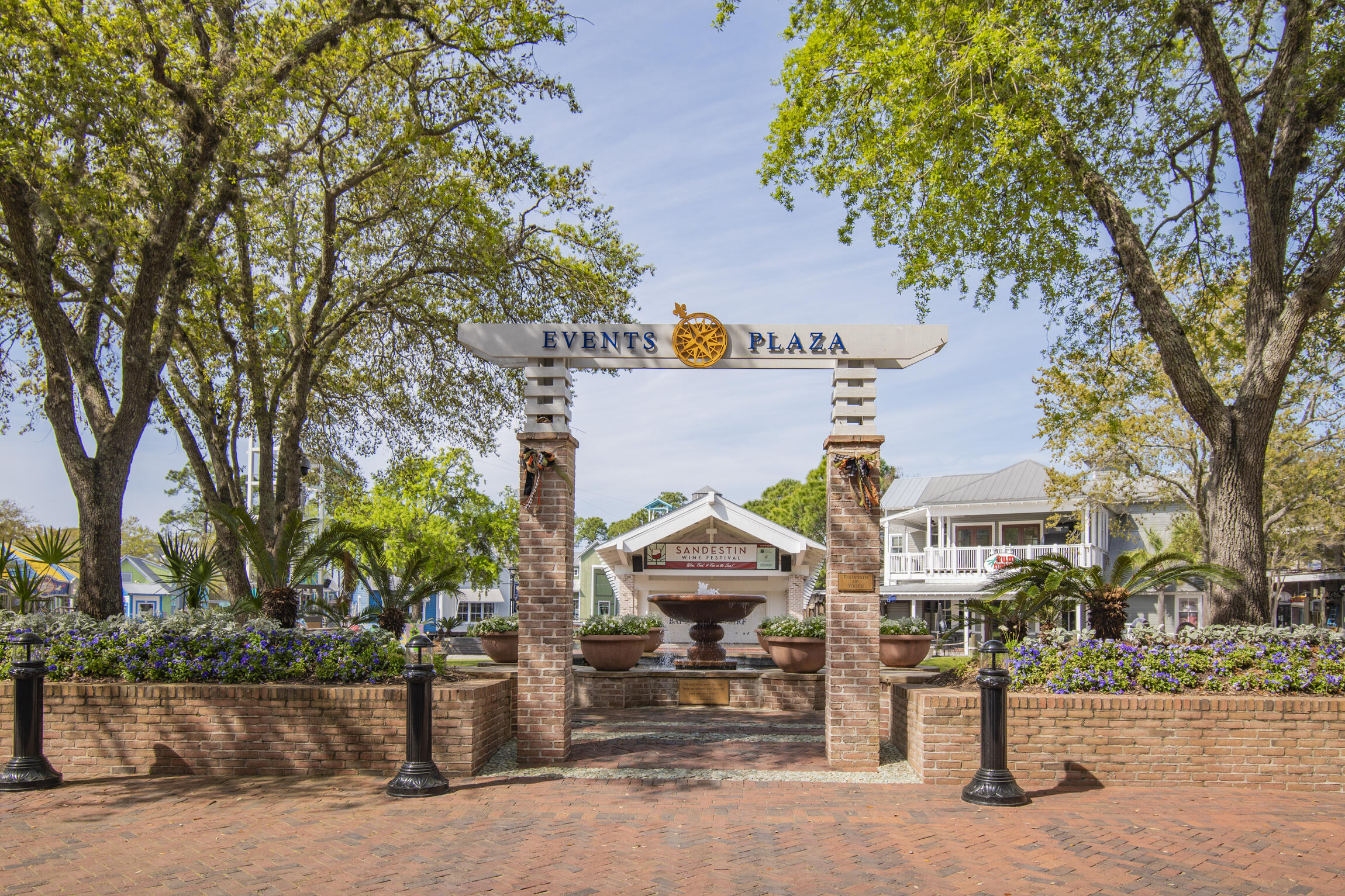 BAHIA CONDO - Residential