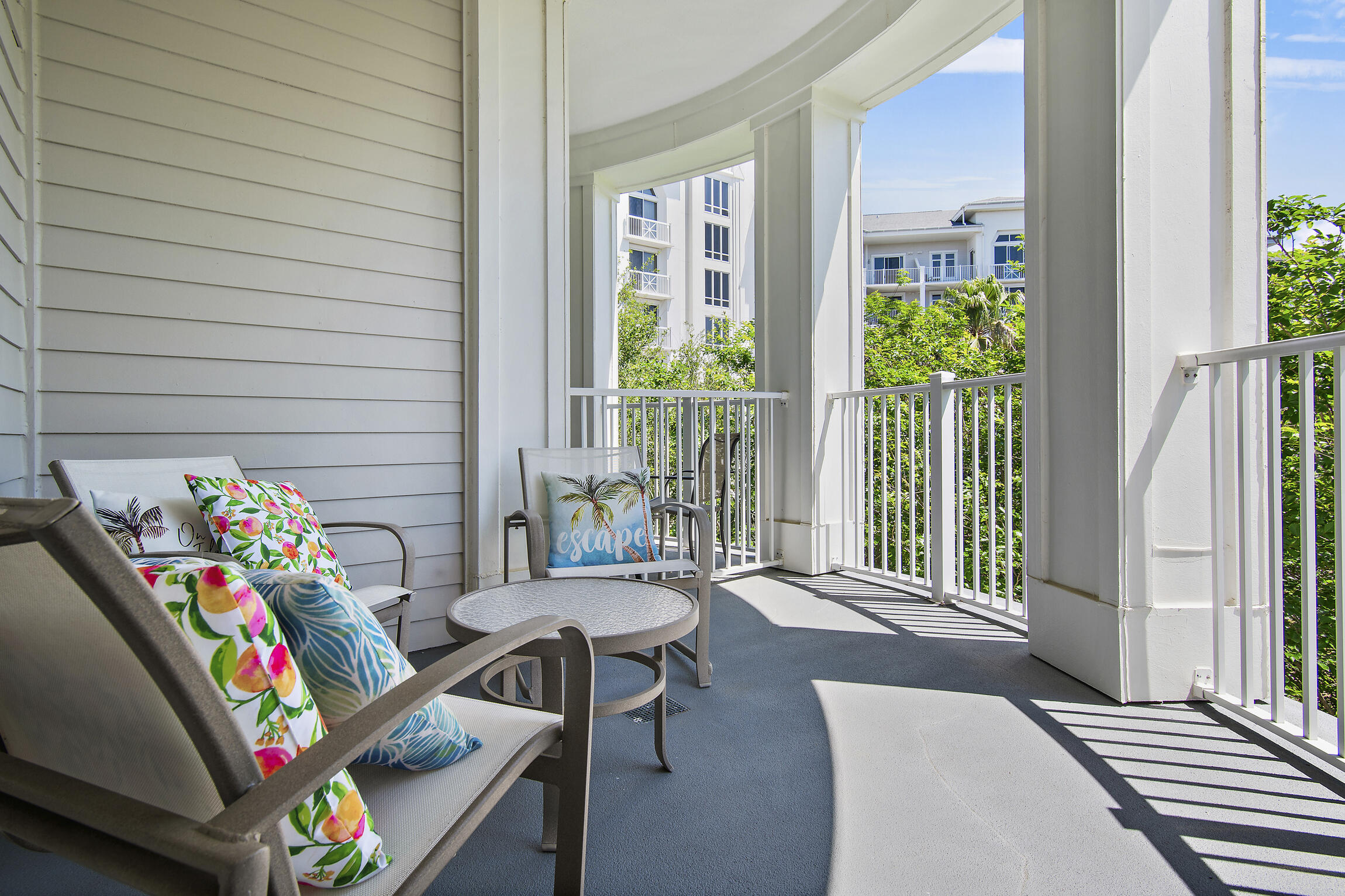 BAHIA CONDO - Residential