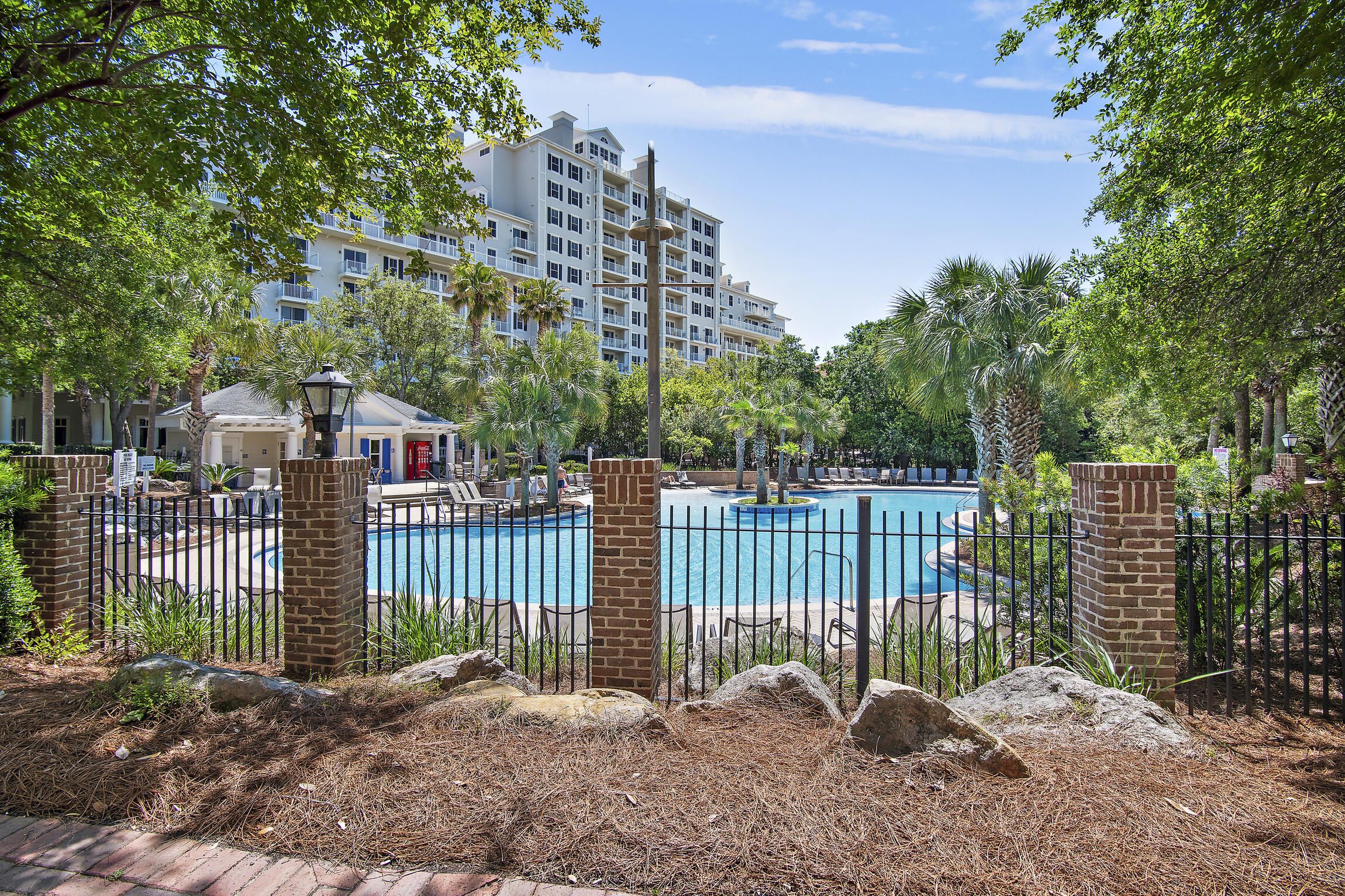 BAHIA CONDO - Residential