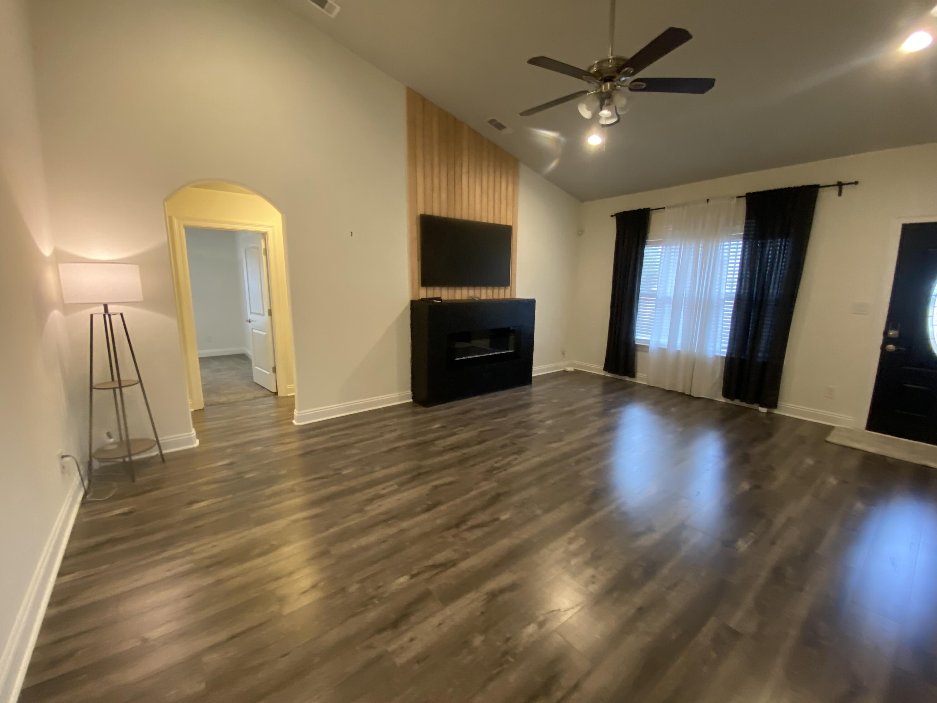 METES & BOUNDS - Residential Lease