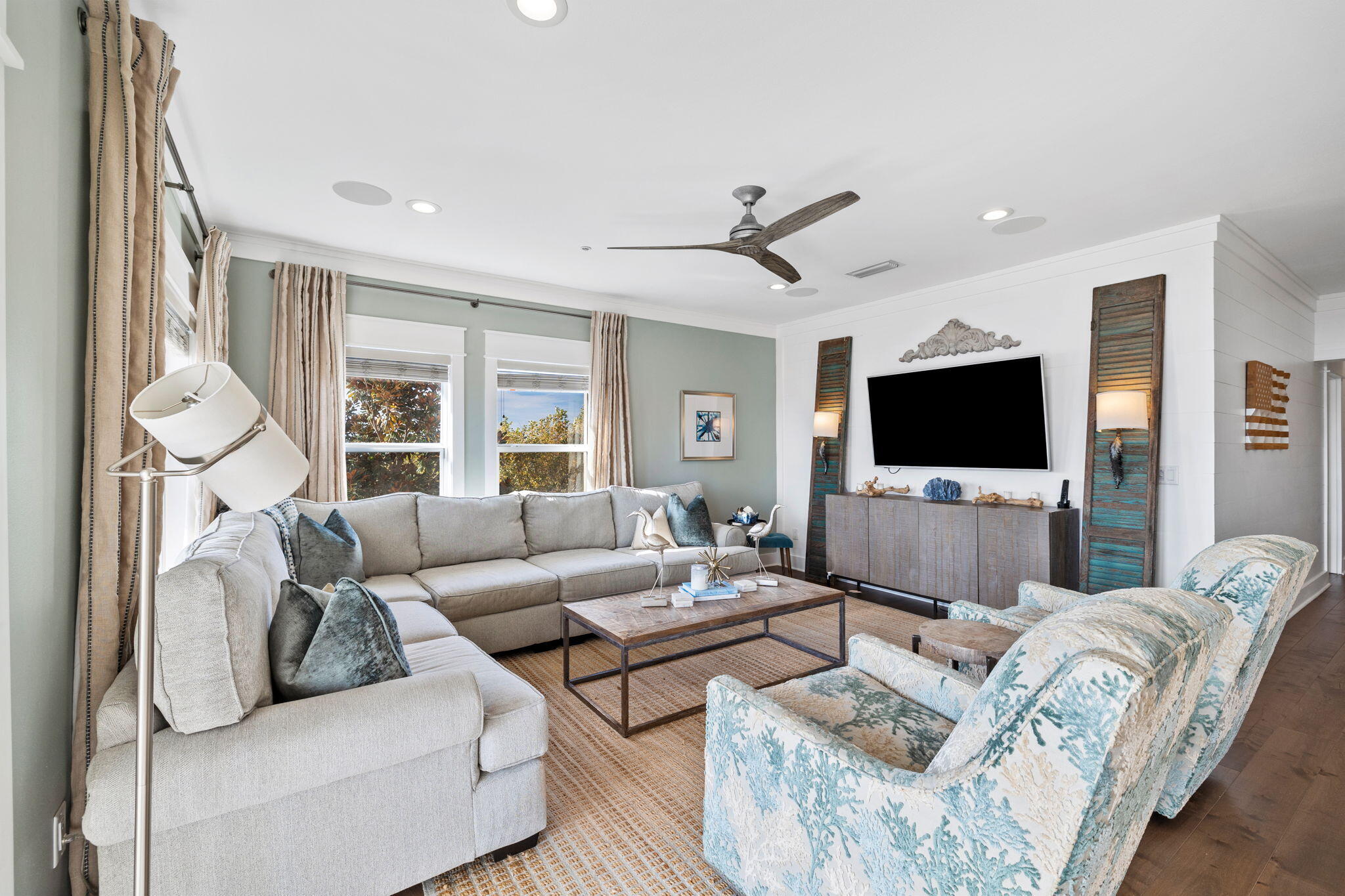 4341 E County Highway 30A C402