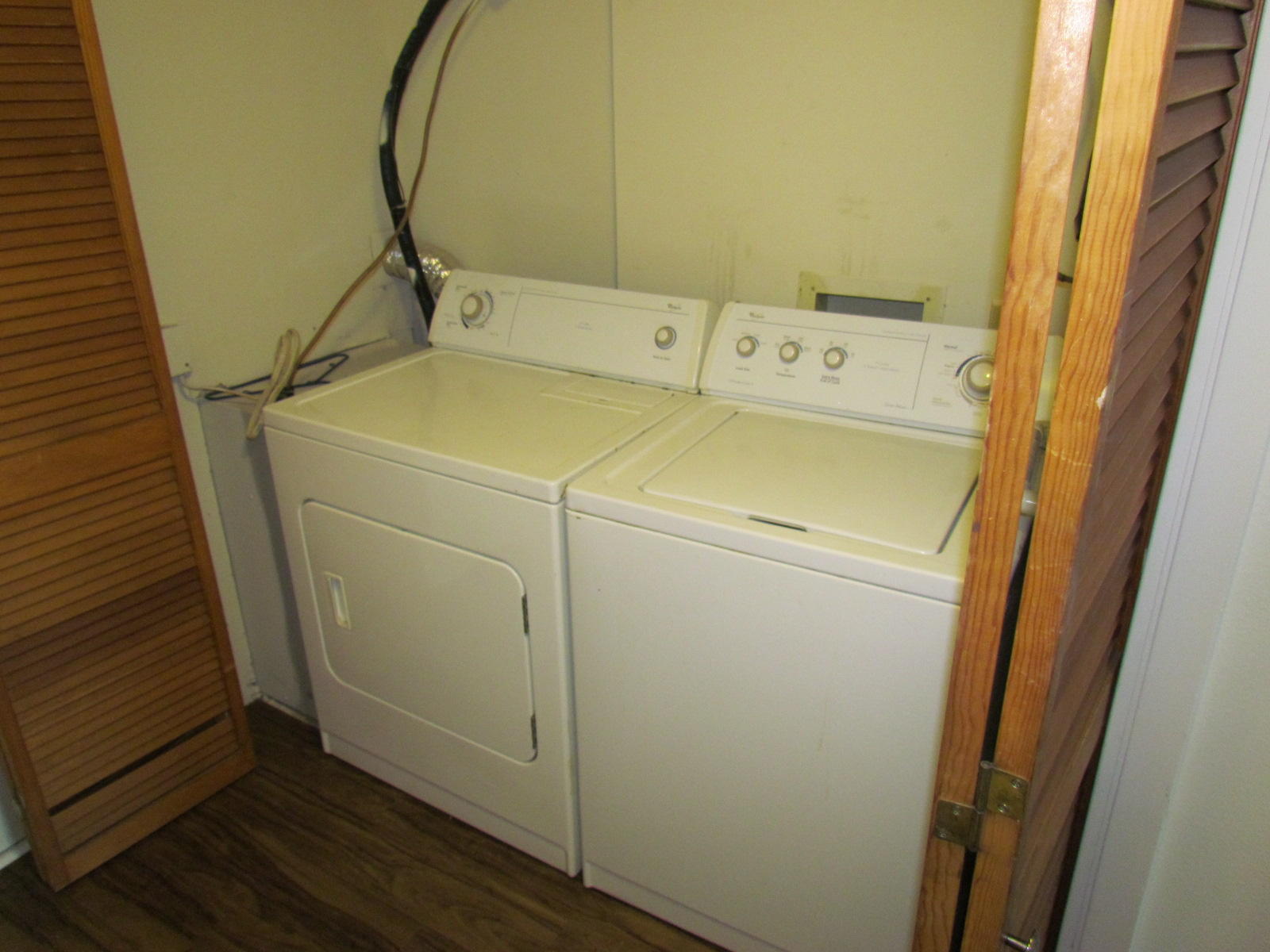 ISLANDWOOD CONDO - Residential Lease