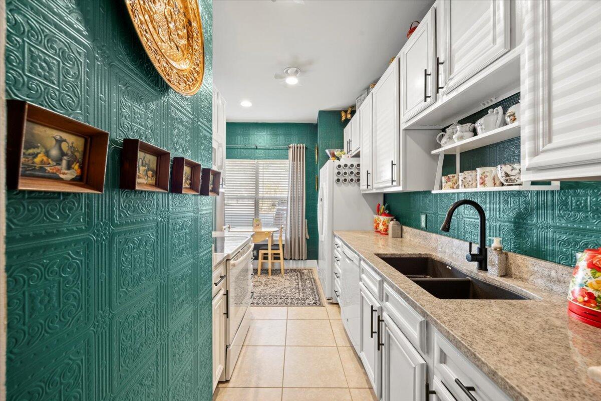 PALMS OF FREEPORT - Residential