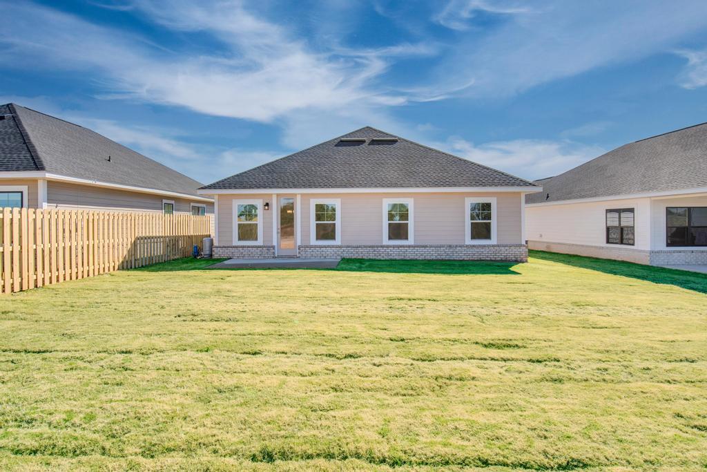 THE BLUFFS AT LAFAYETTE - Residential