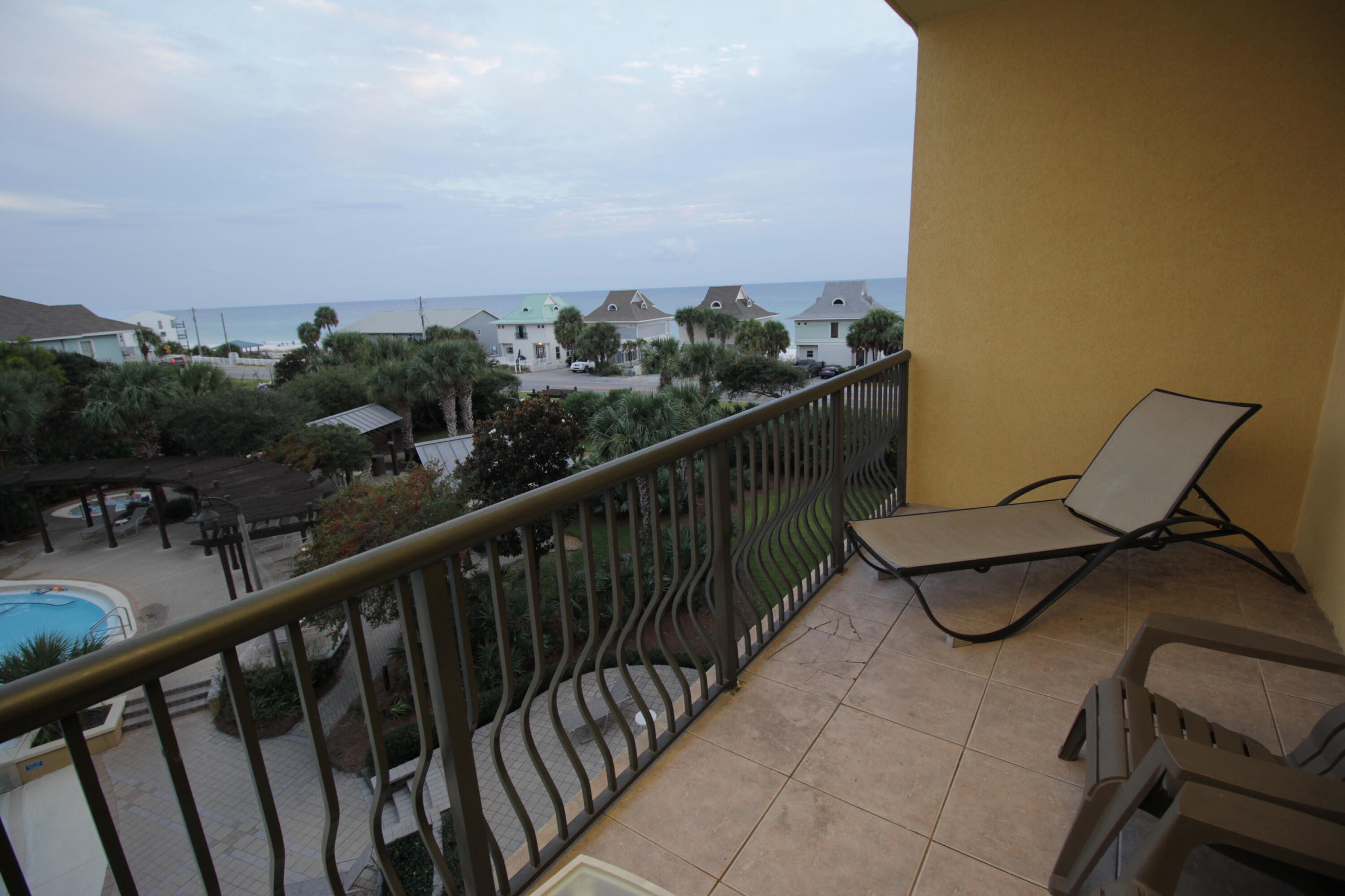 BEACH RESORT - Residential