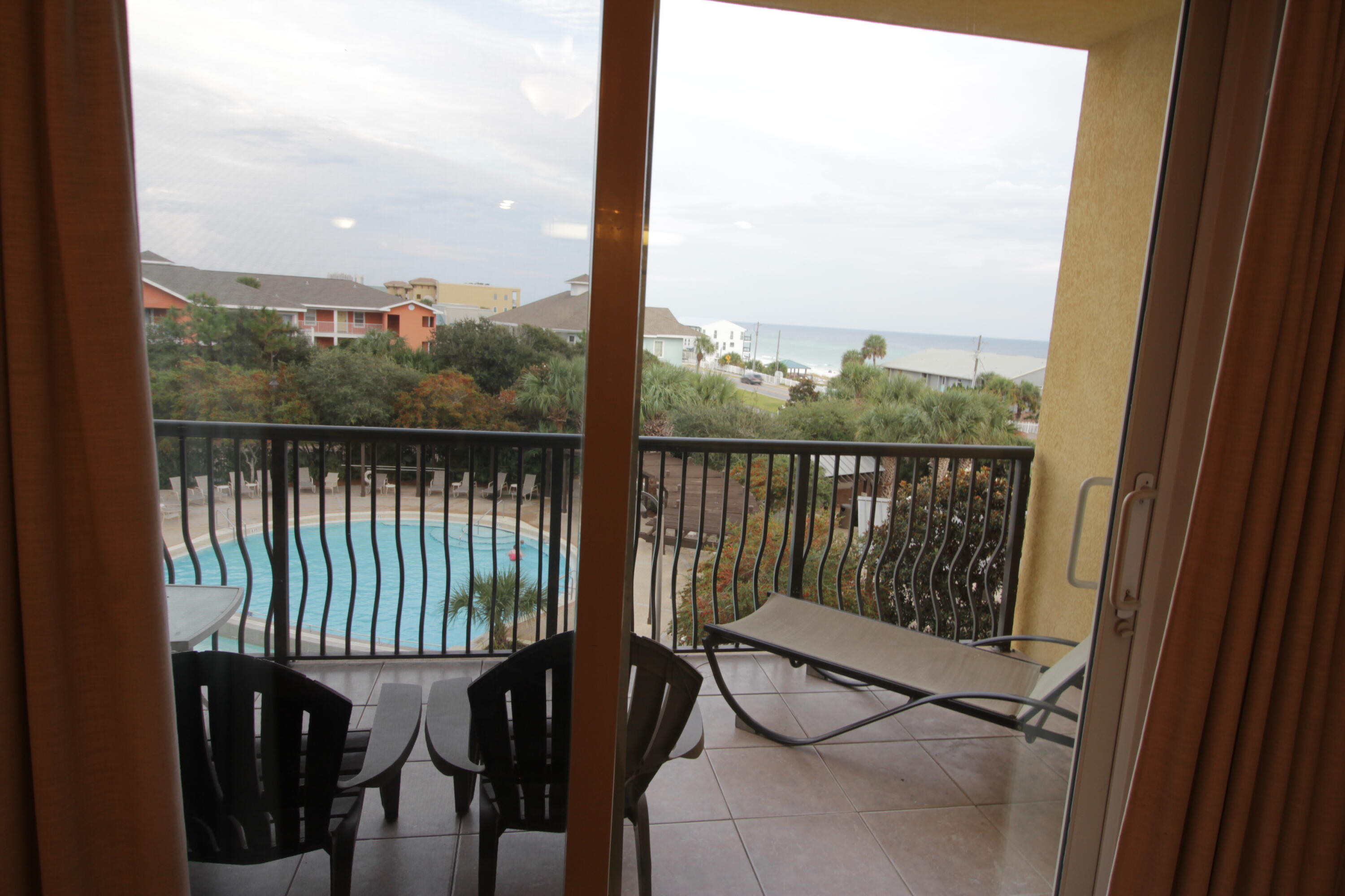 BEACH RESORT - Residential