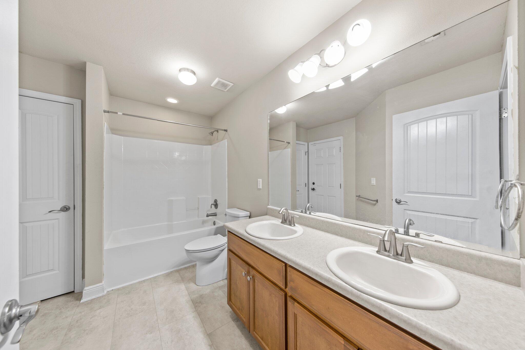 ALICIA PLACE - Residential Lease