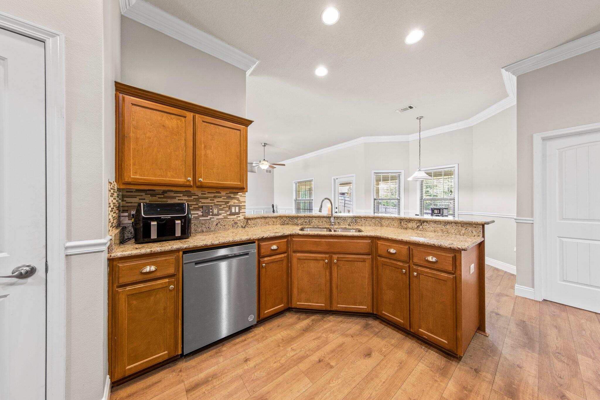 ALICIA PLACE - Residential Lease