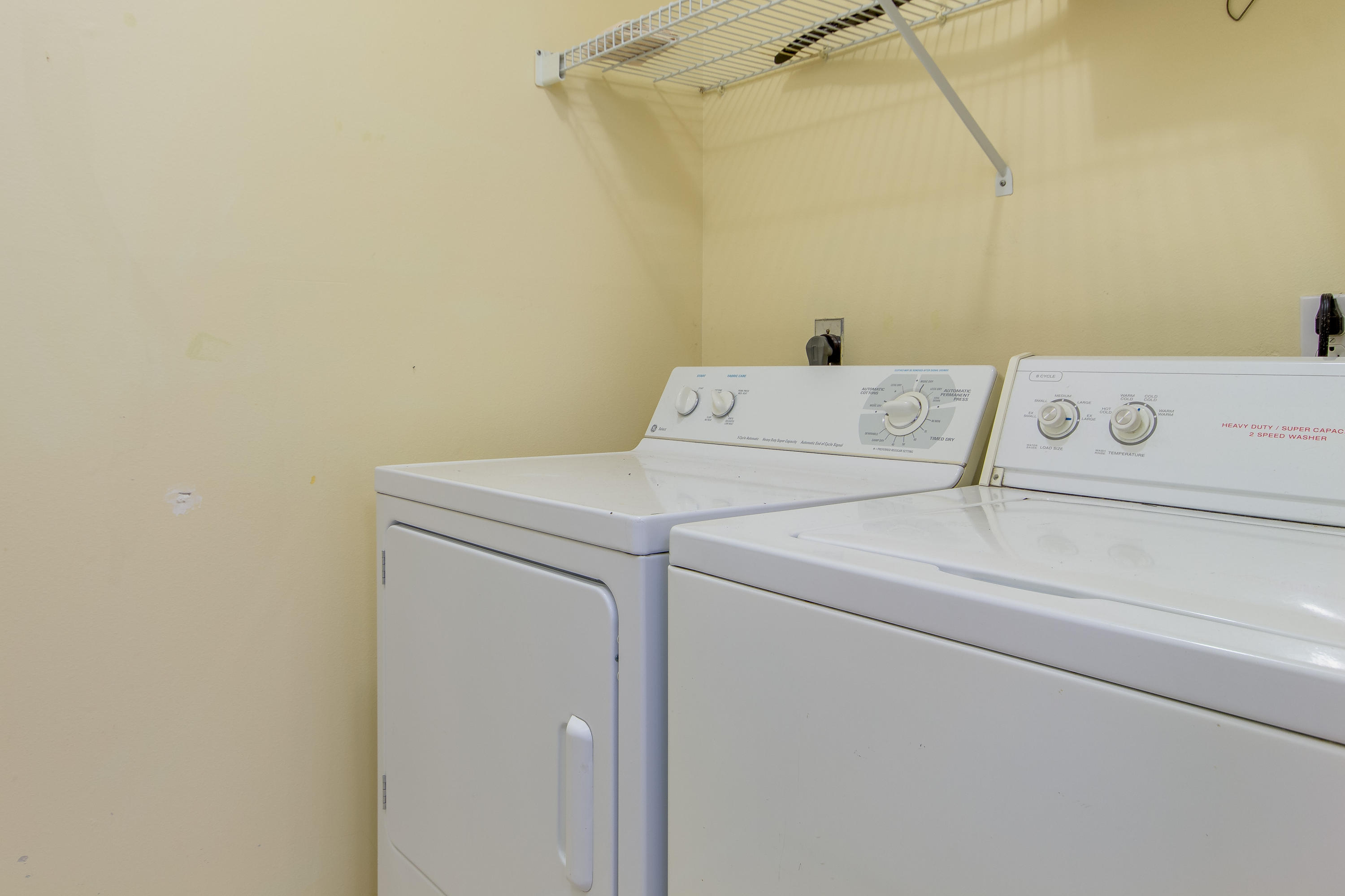 PARKWOOD LANE BLUEWATER BAY - Residential