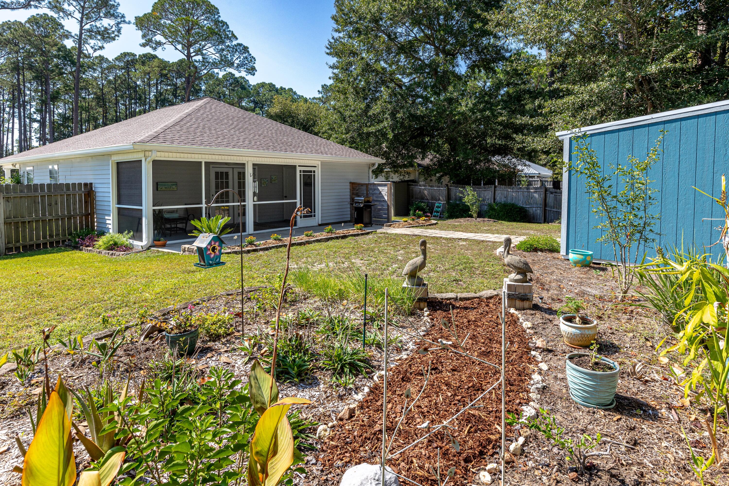 PINE GARDEN UNREC - Residential