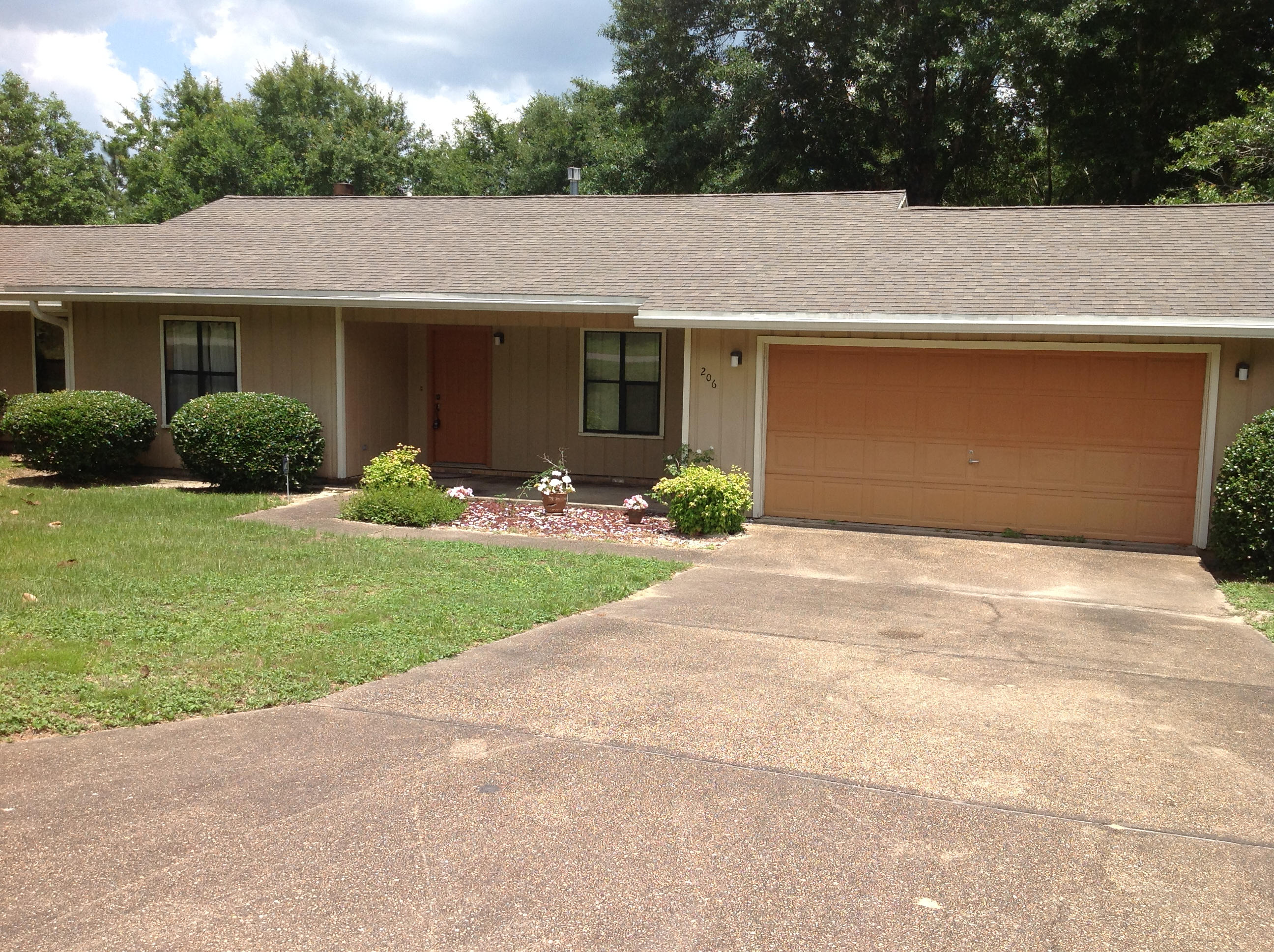 COUNTRYVIEW ESTATES - Residential Lease