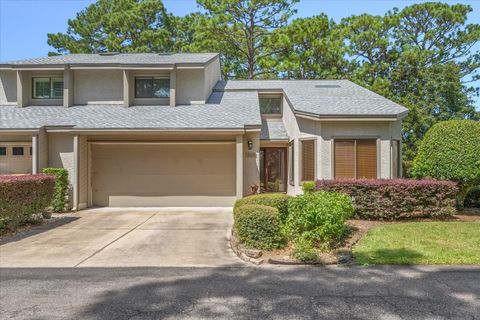 A home in Niceville