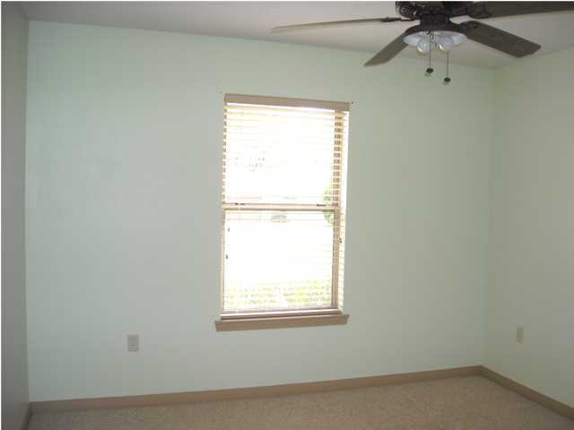 SPRING HOLLOW ESTATES - Residential Lease