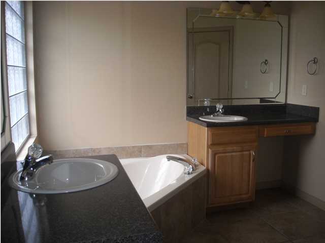 SPRING HOLLOW ESTATES - Residential Lease