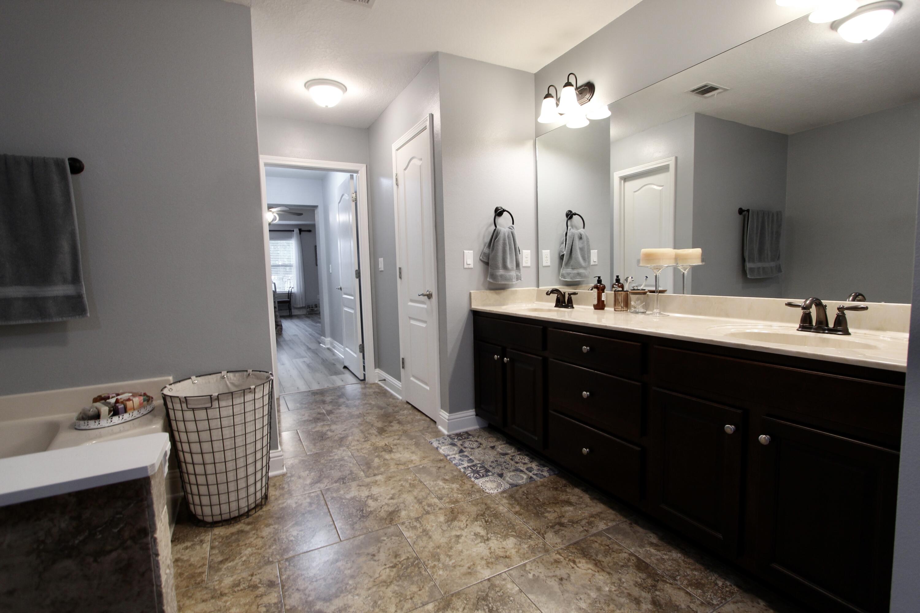 WINDMEADOWS - Residential