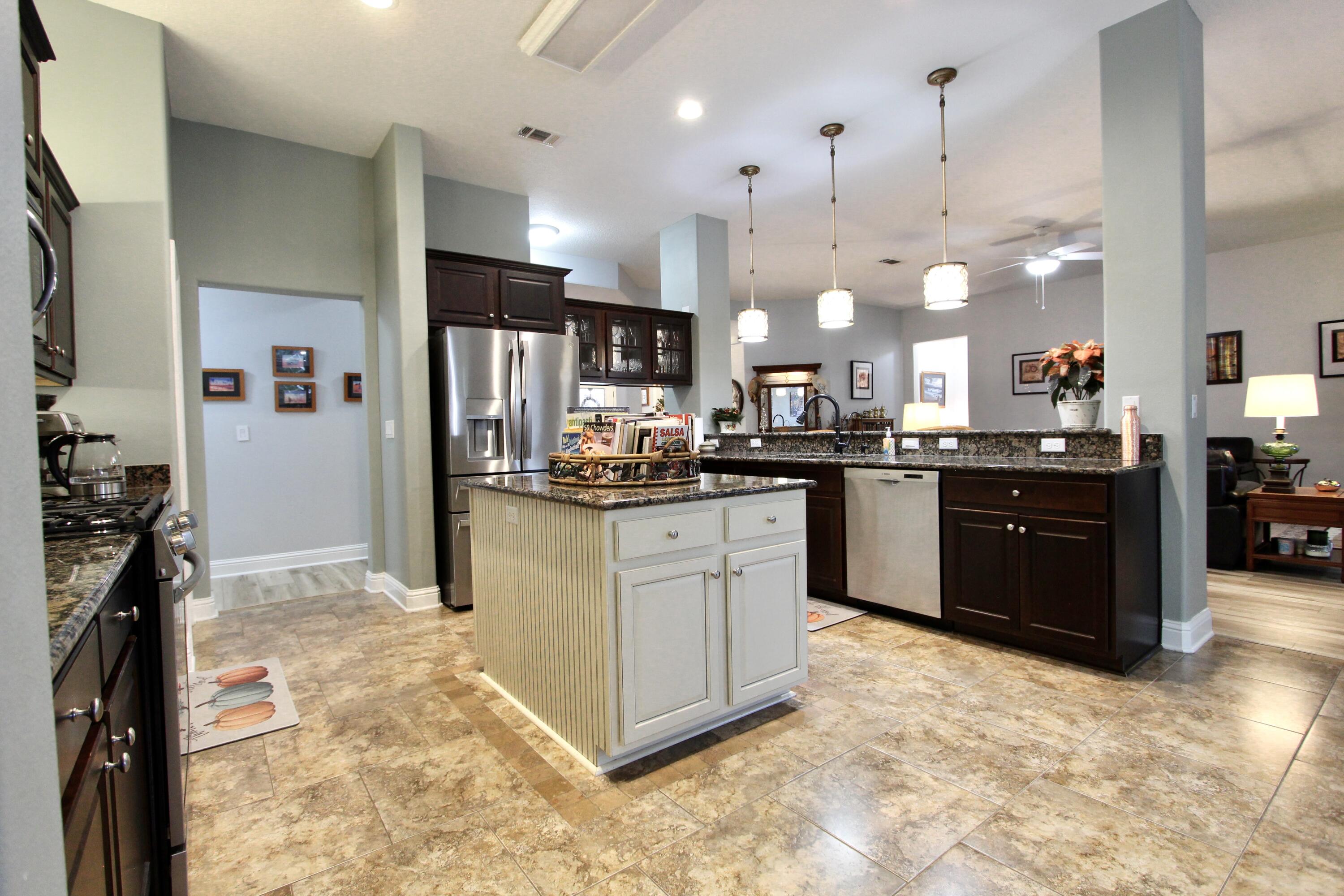 WINDMEADOWS - Residential