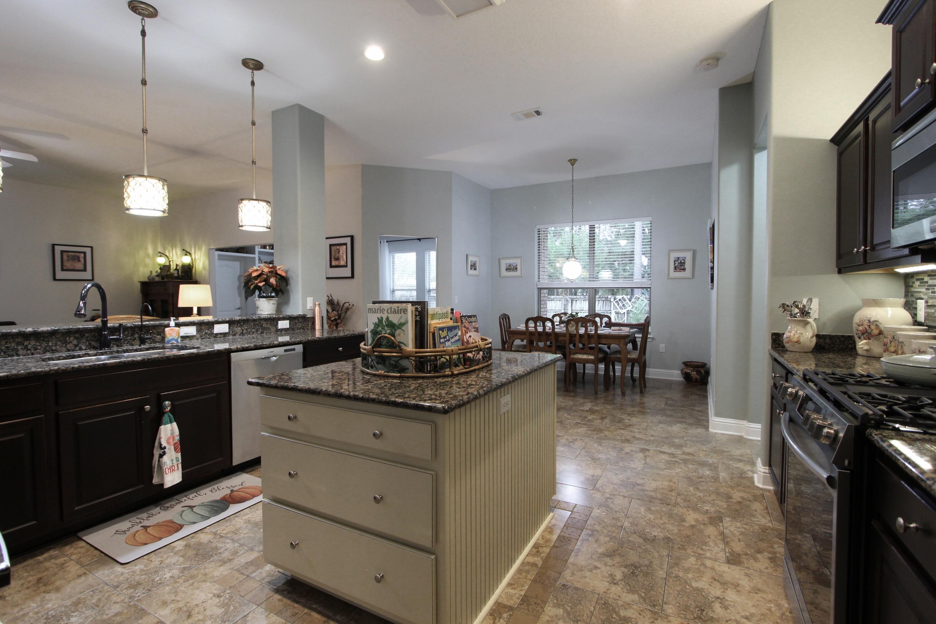 WINDMEADOWS - Residential