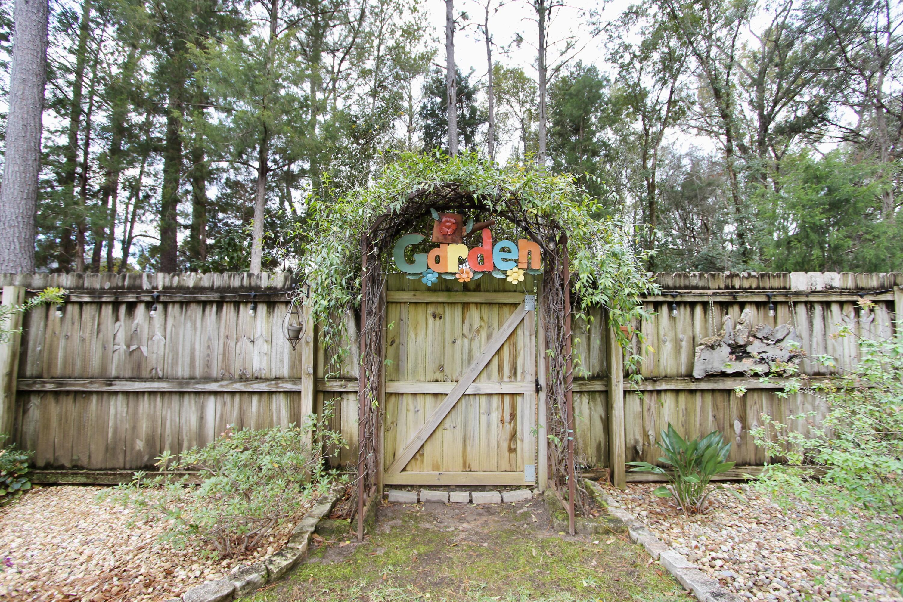 WINDMEADOWS - Residential