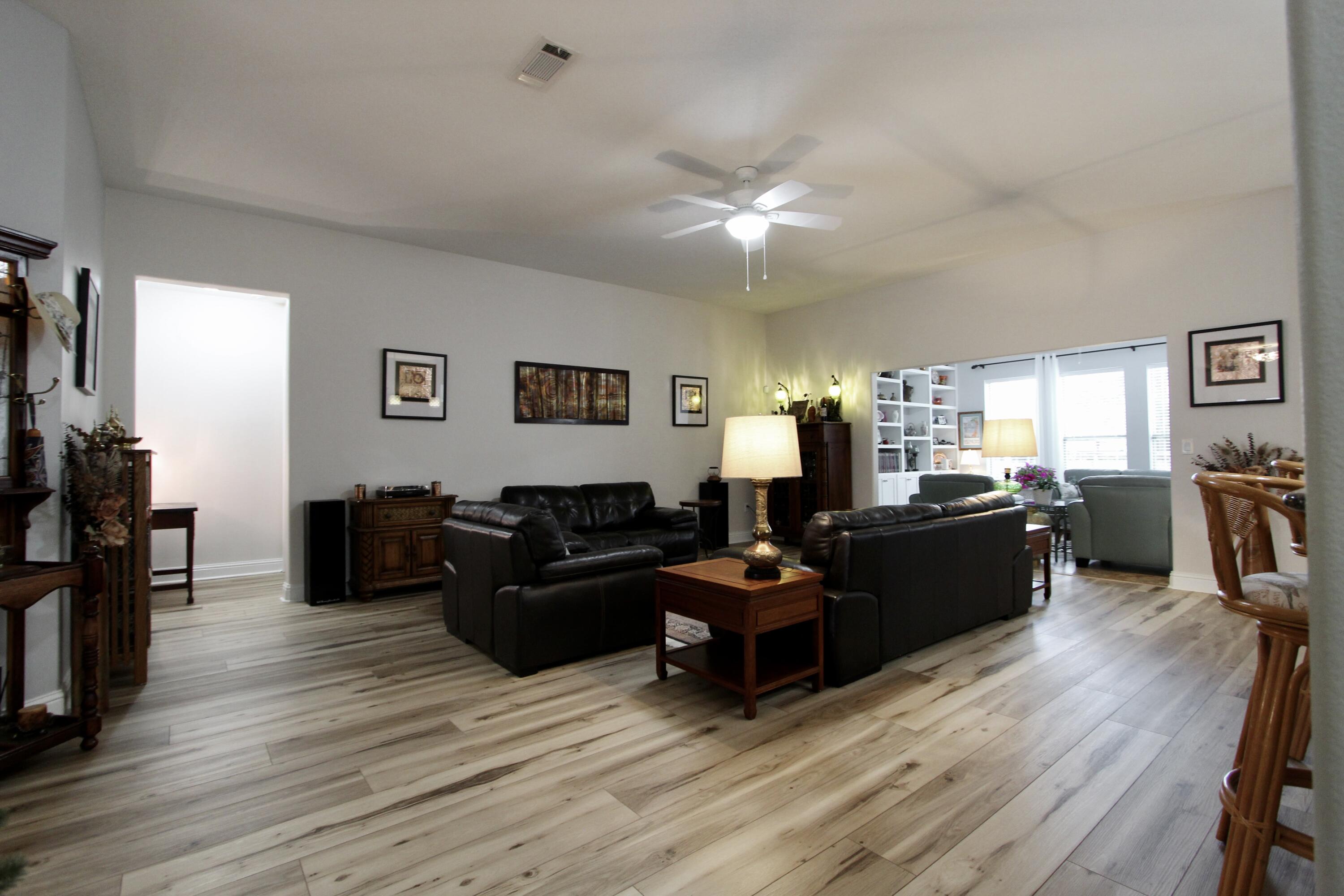 WINDMEADOWS - Residential