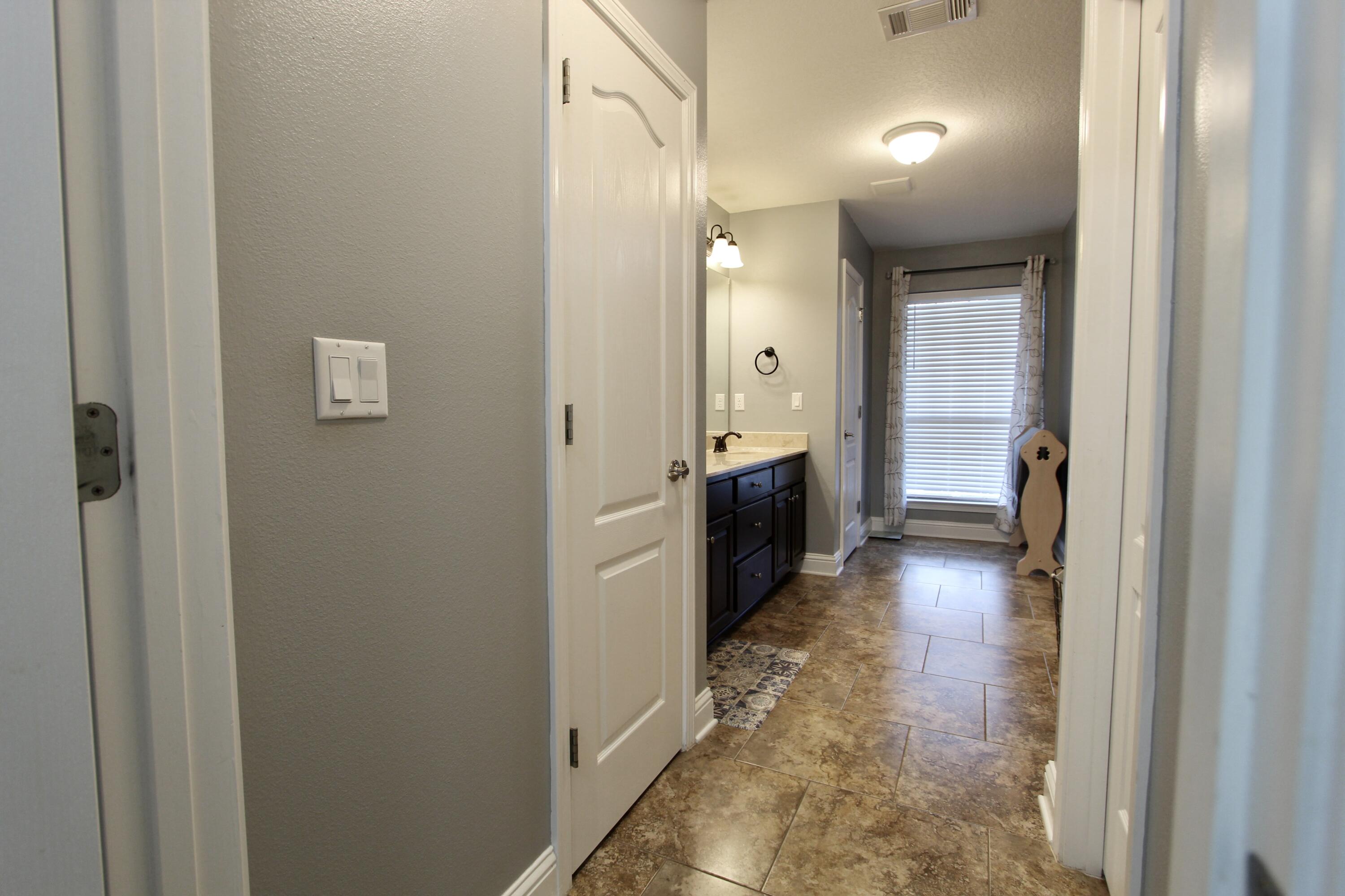 WINDMEADOWS - Residential