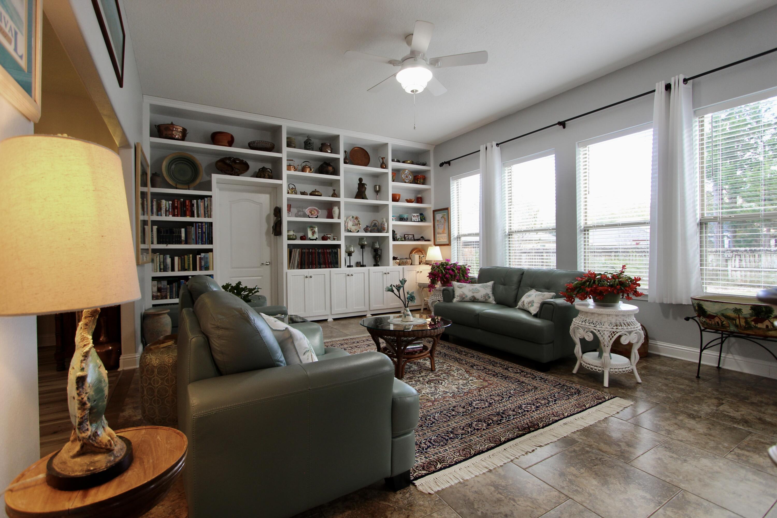 WINDMEADOWS - Residential