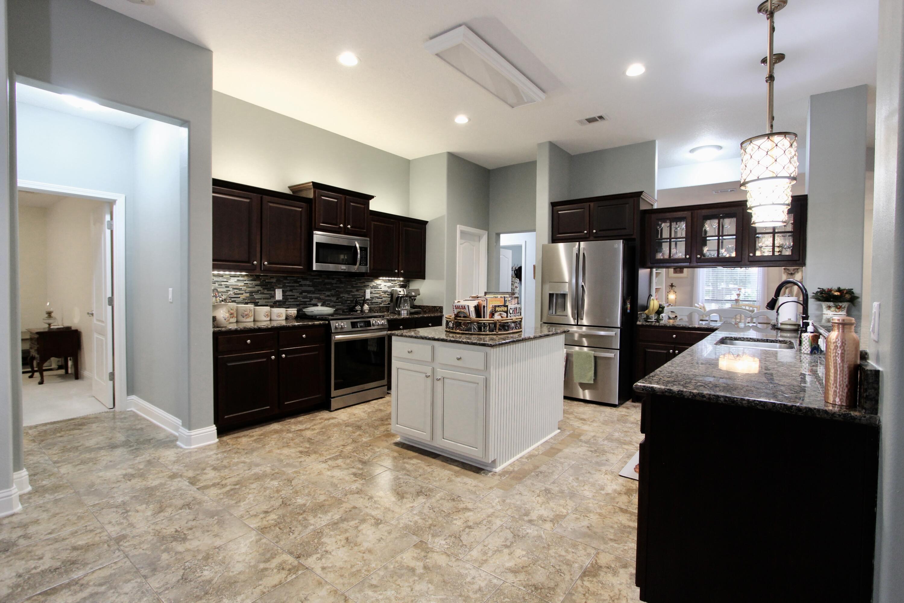 WINDMEADOWS - Residential