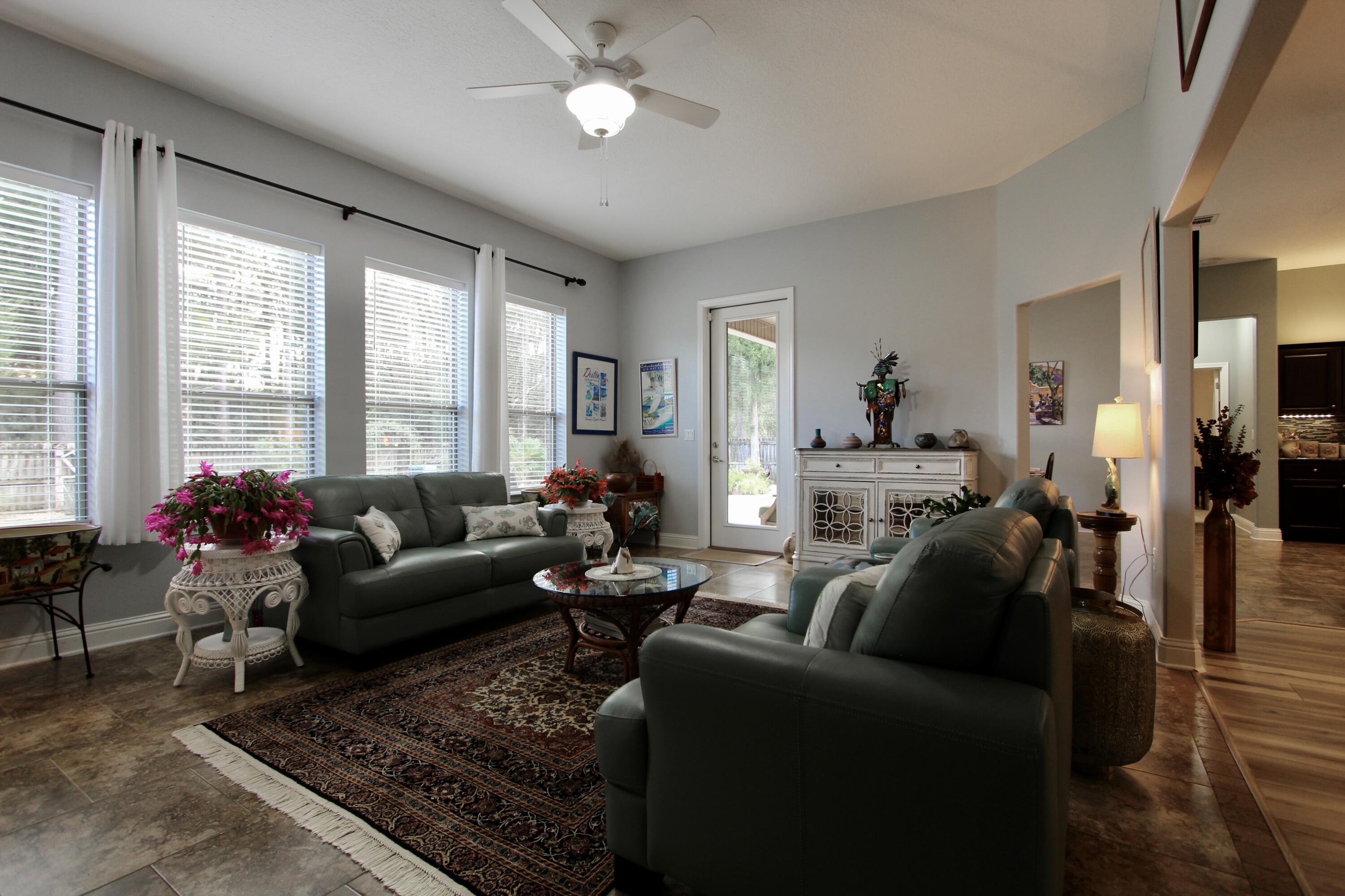 WINDMEADOWS - Residential