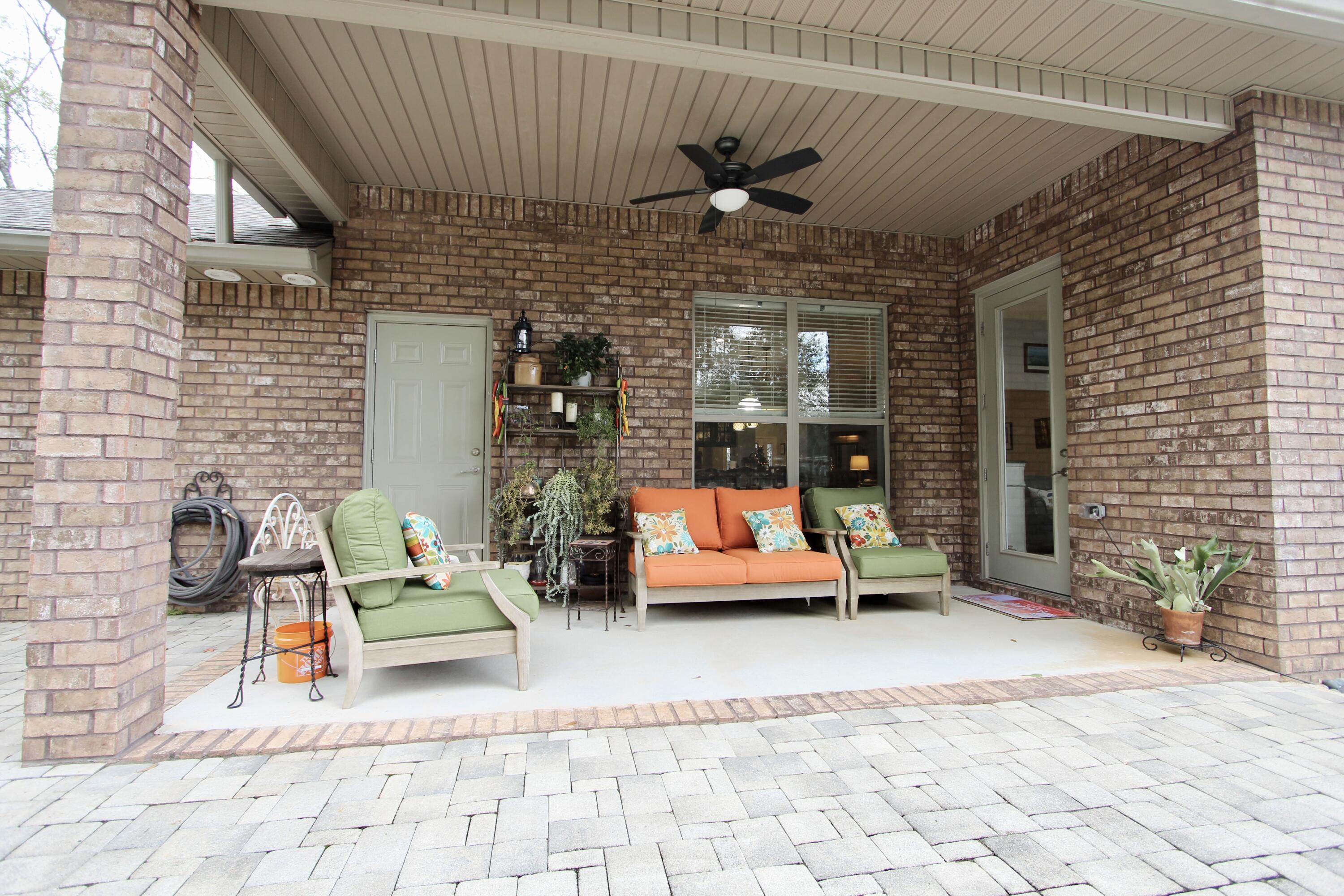 WINDMEADOWS - Residential