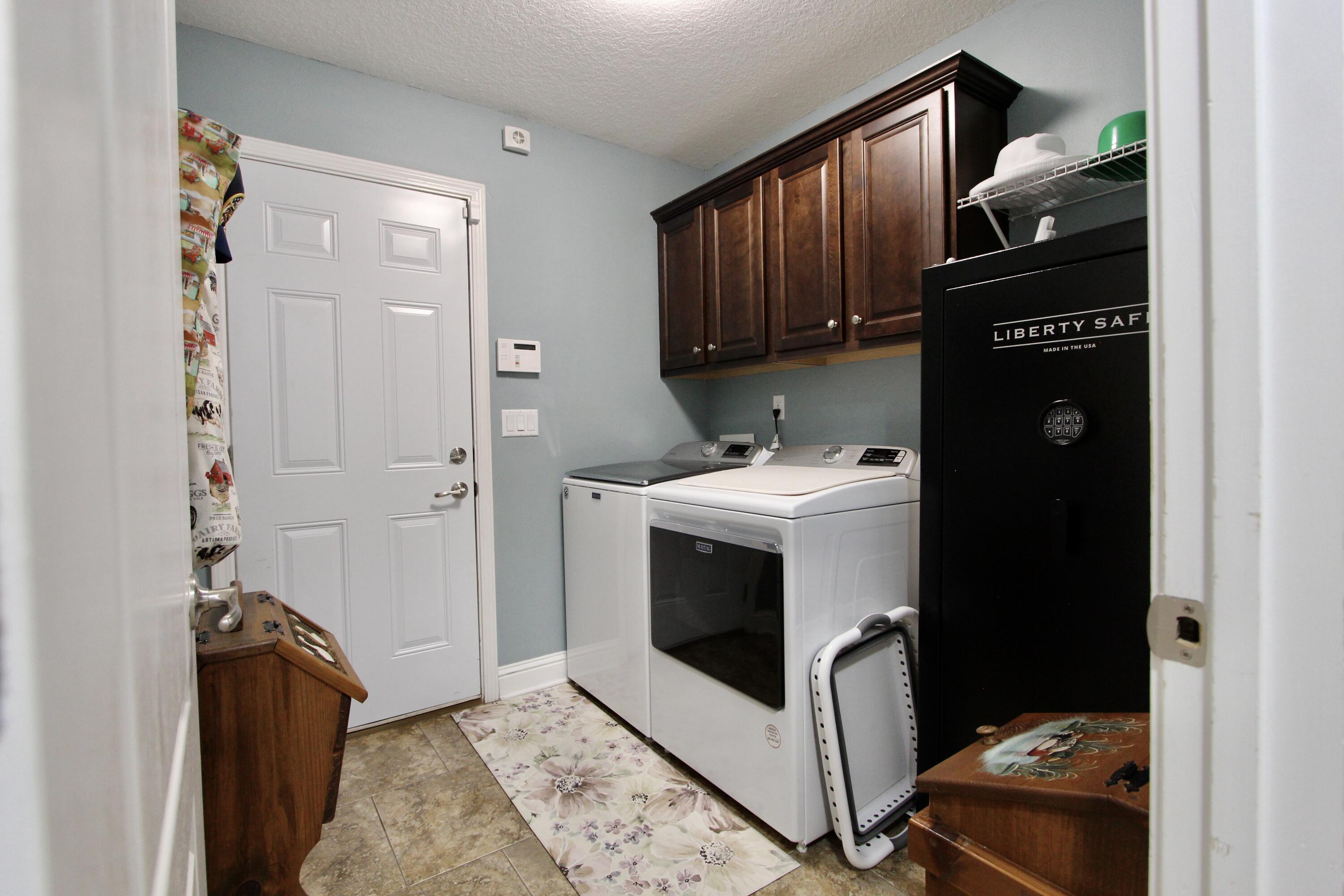 WINDMEADOWS - Residential