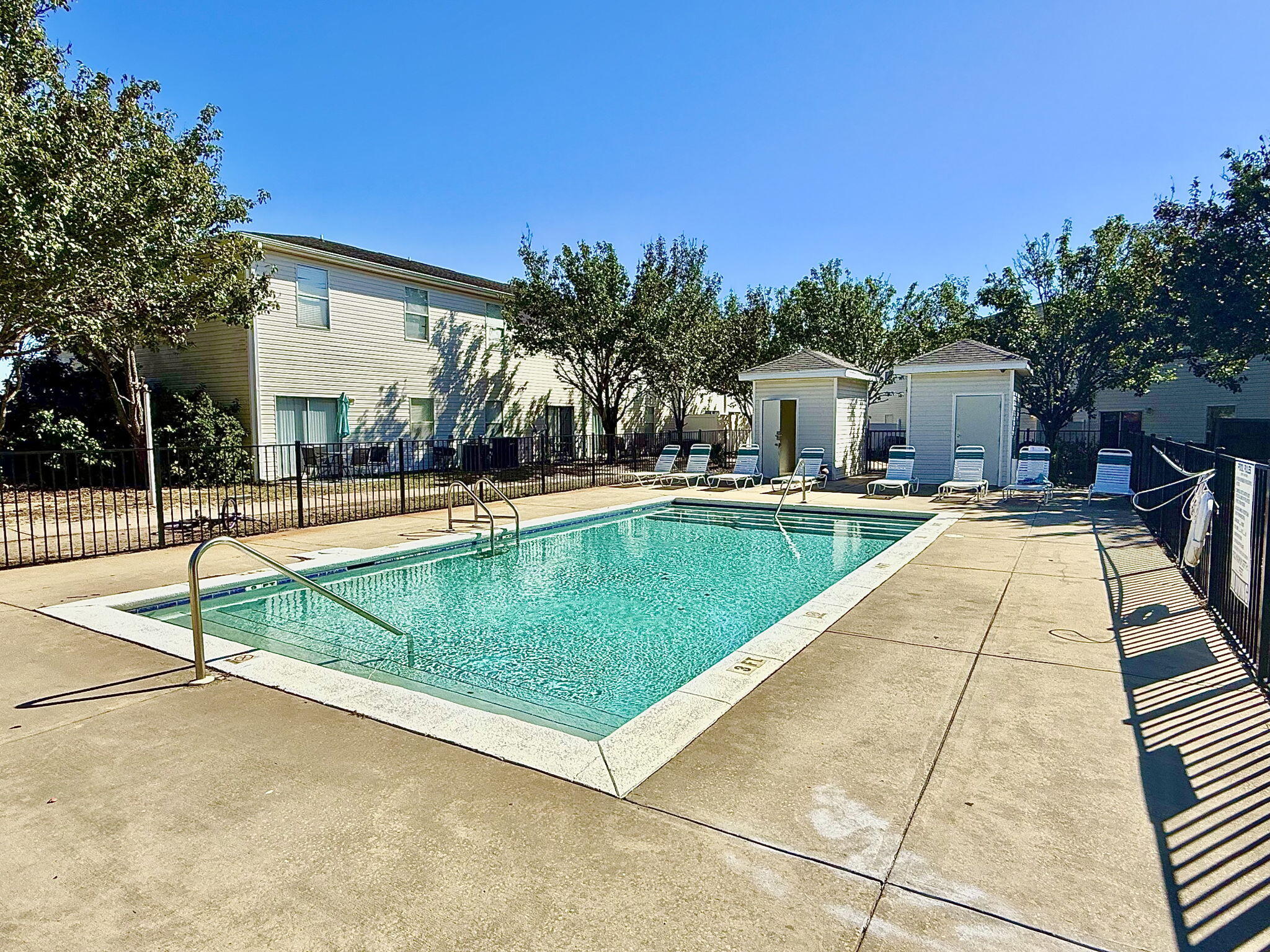 QUAIL LAKE - Residential