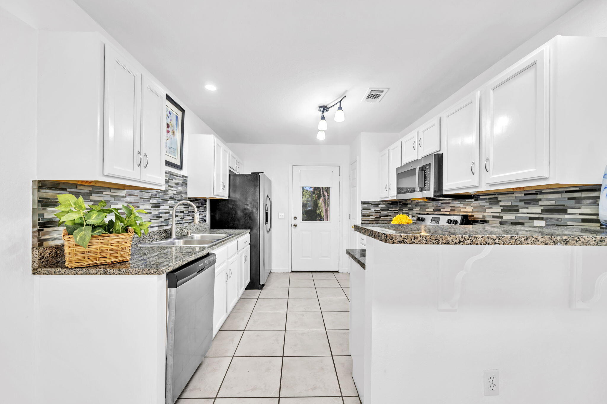 QUAIL LAKE - Residential