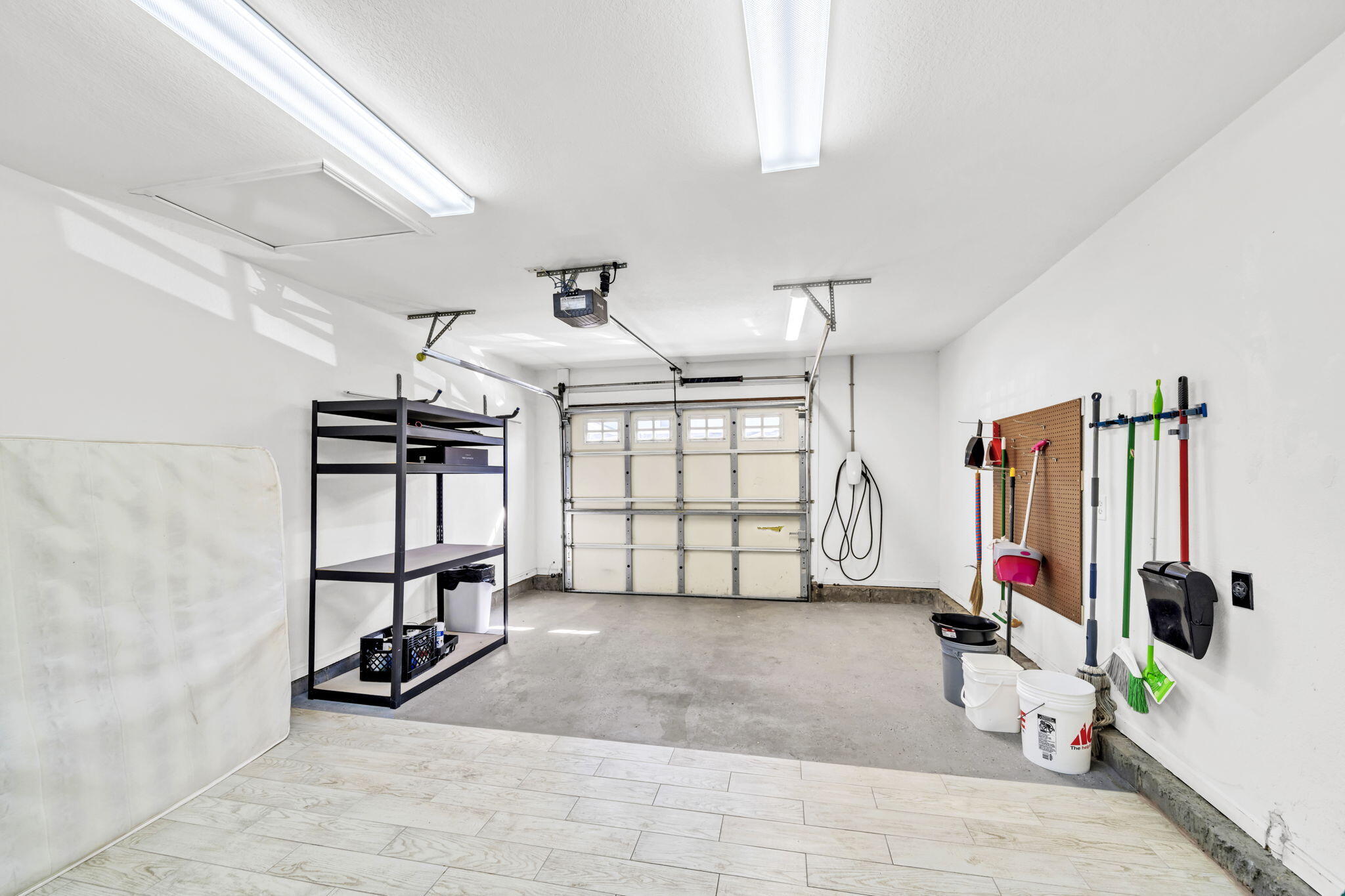 QUAIL LAKE - Residential