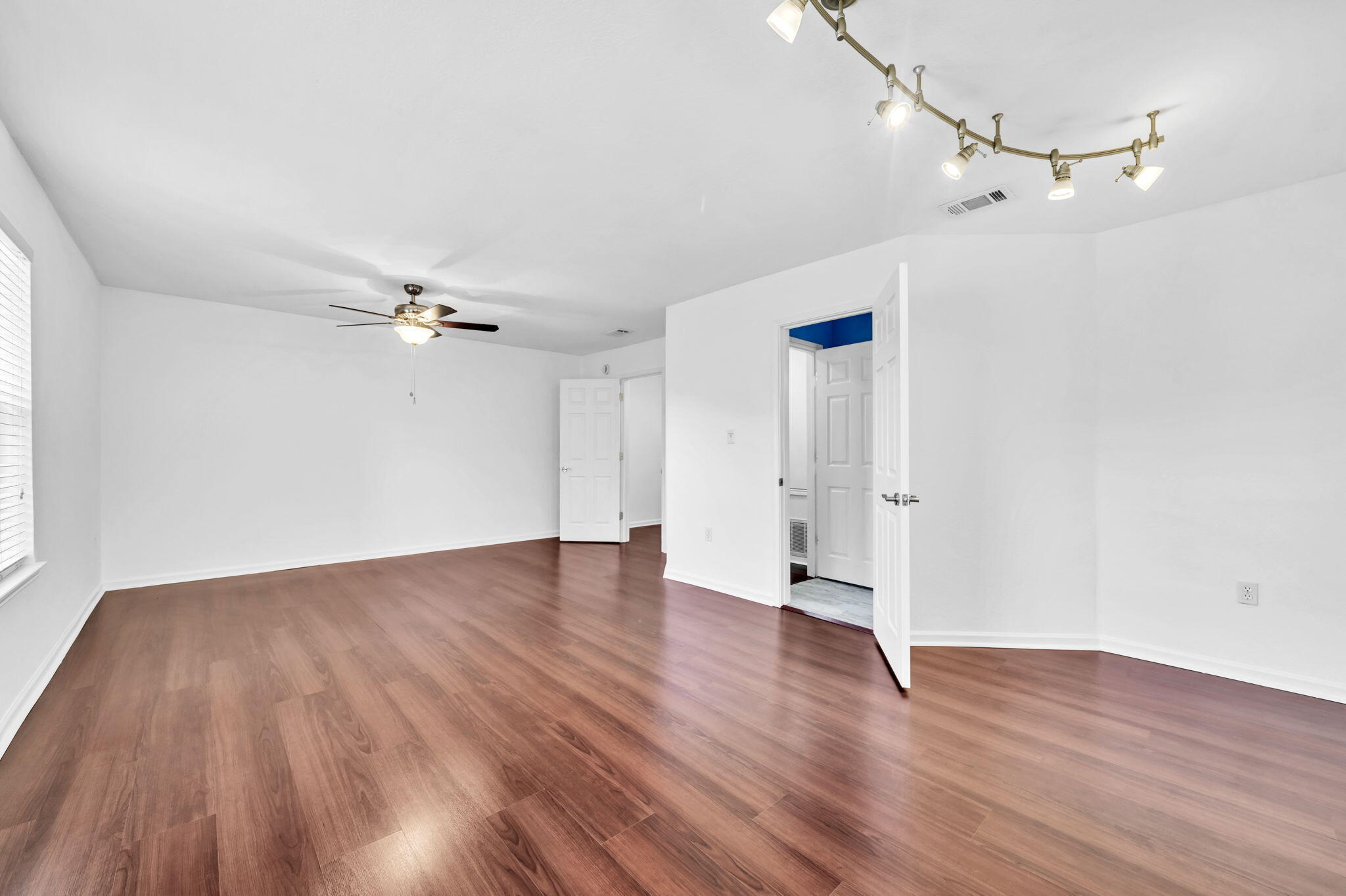 QUAIL LAKE - Residential