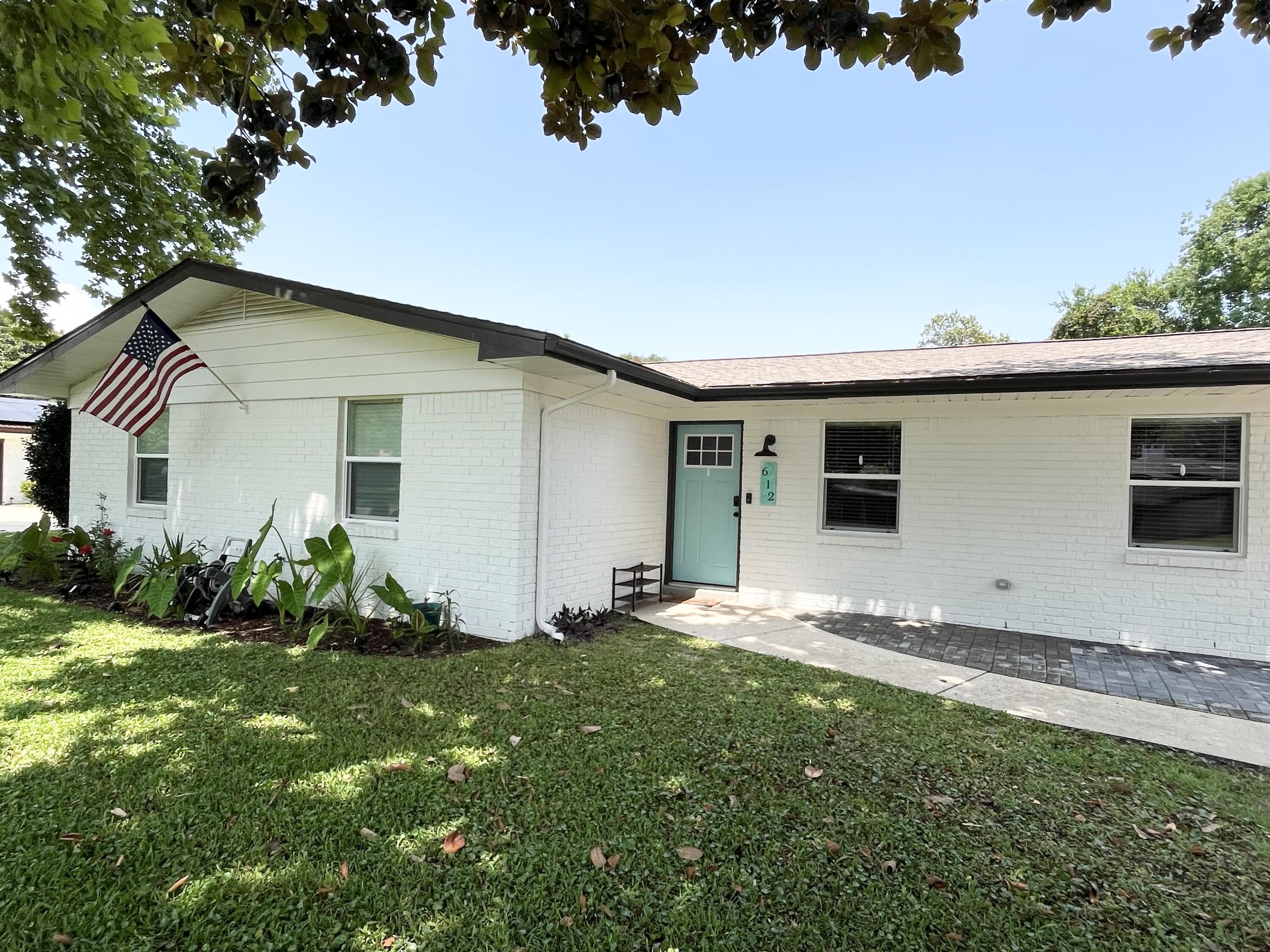 Country Club Estates 1ST Add Kenwood - Residential